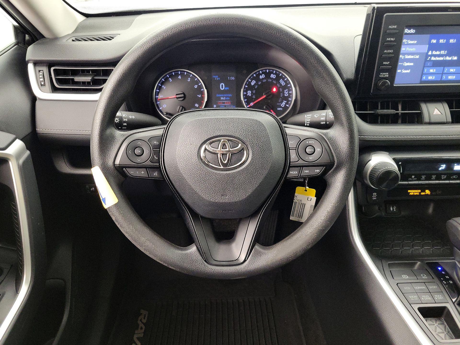 Thumbnail: 2019 Toyota RAV4 - 10