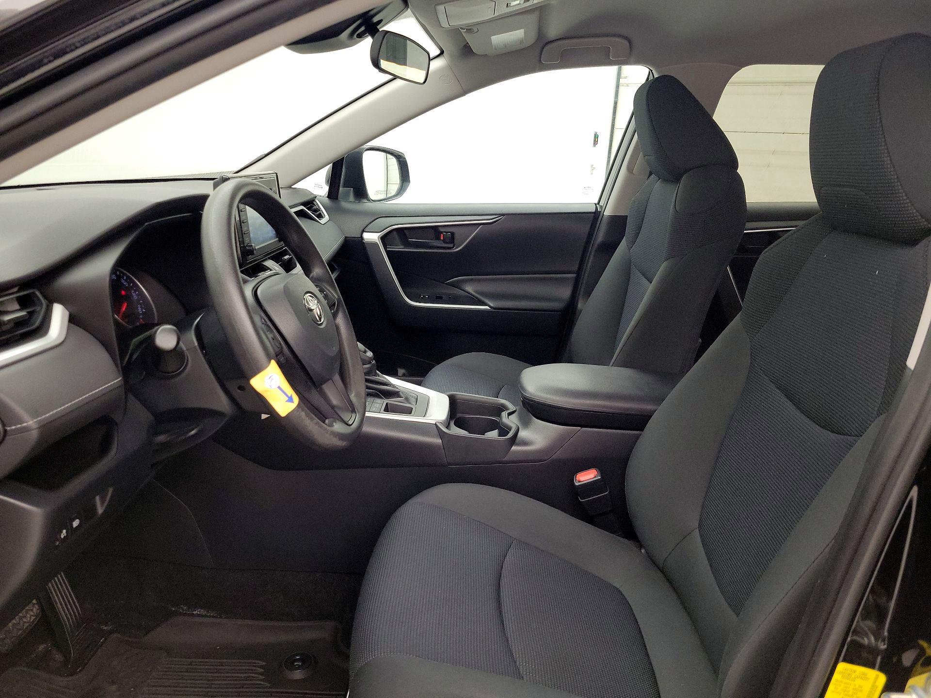Thumbnail: 2019 Toyota RAV4 - 11