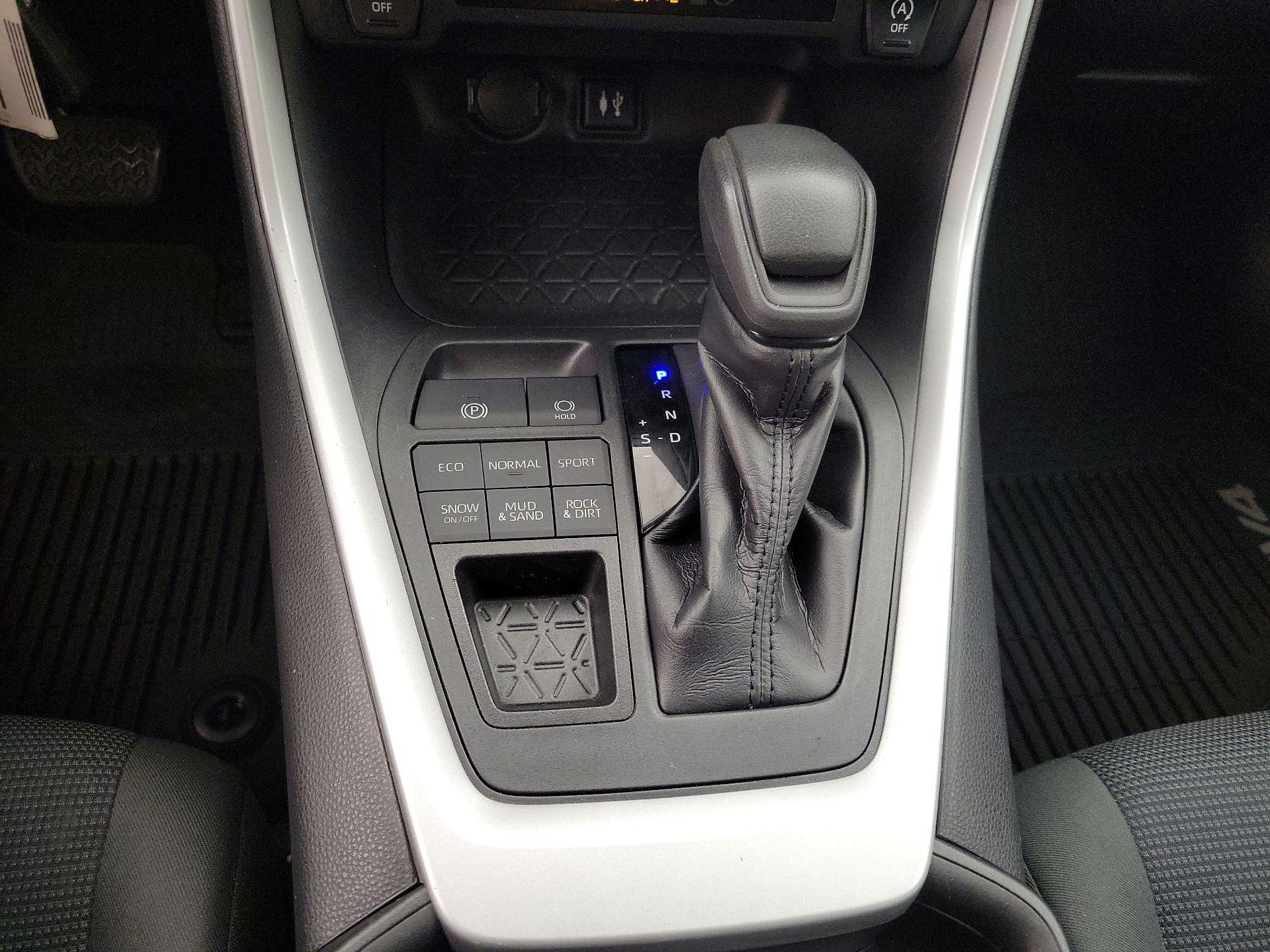 Thumbnail: 2019 Toyota RAV4 - 17