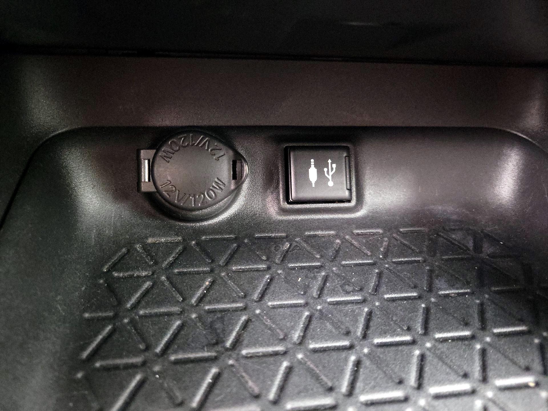 Thumbnail: 2019 Toyota RAV4 - 18