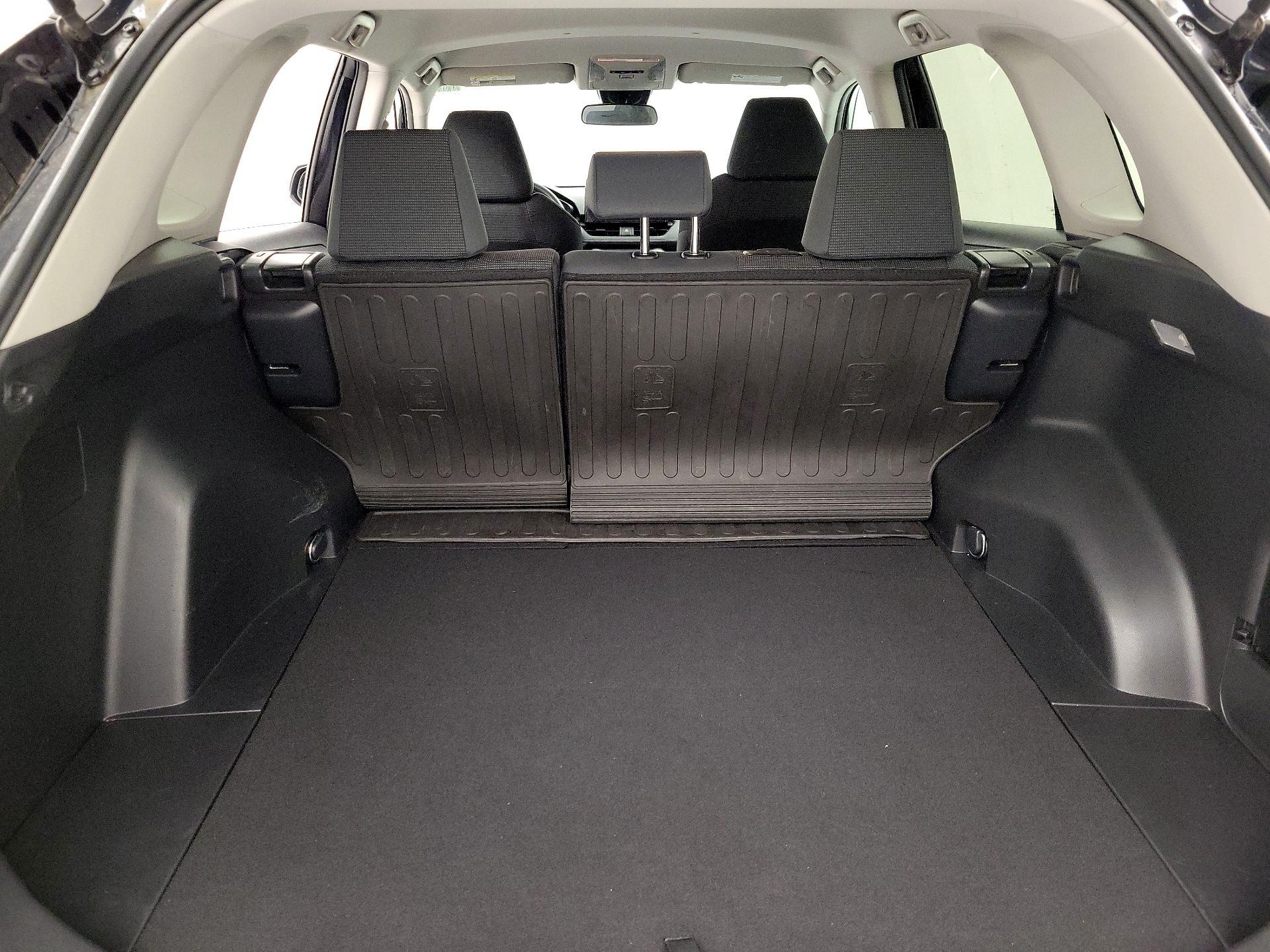 Thumbnail: 2019 Toyota RAV4 - 20