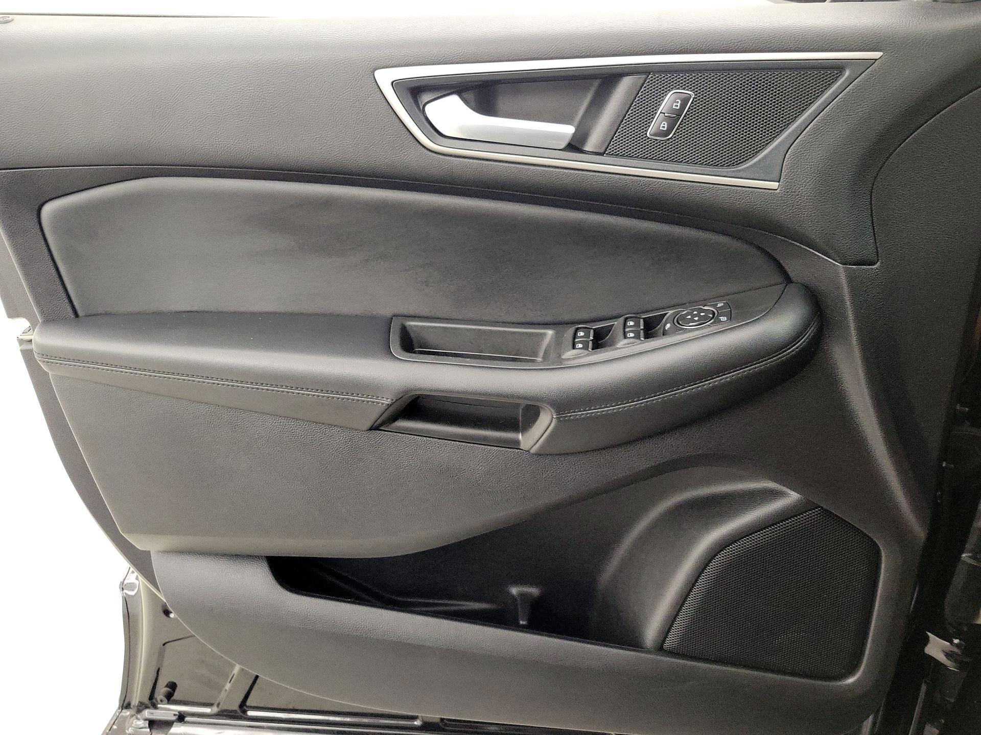 Thumbnail: 2021 Ford Edge - 12