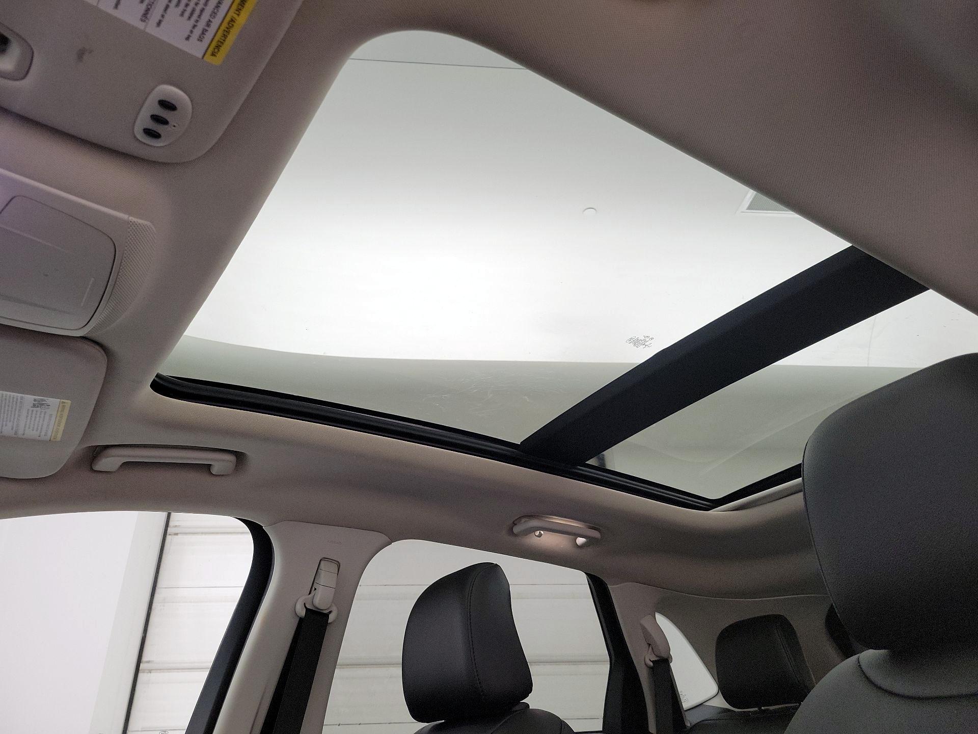 Thumbnail: 2021 Ford Edge - 20