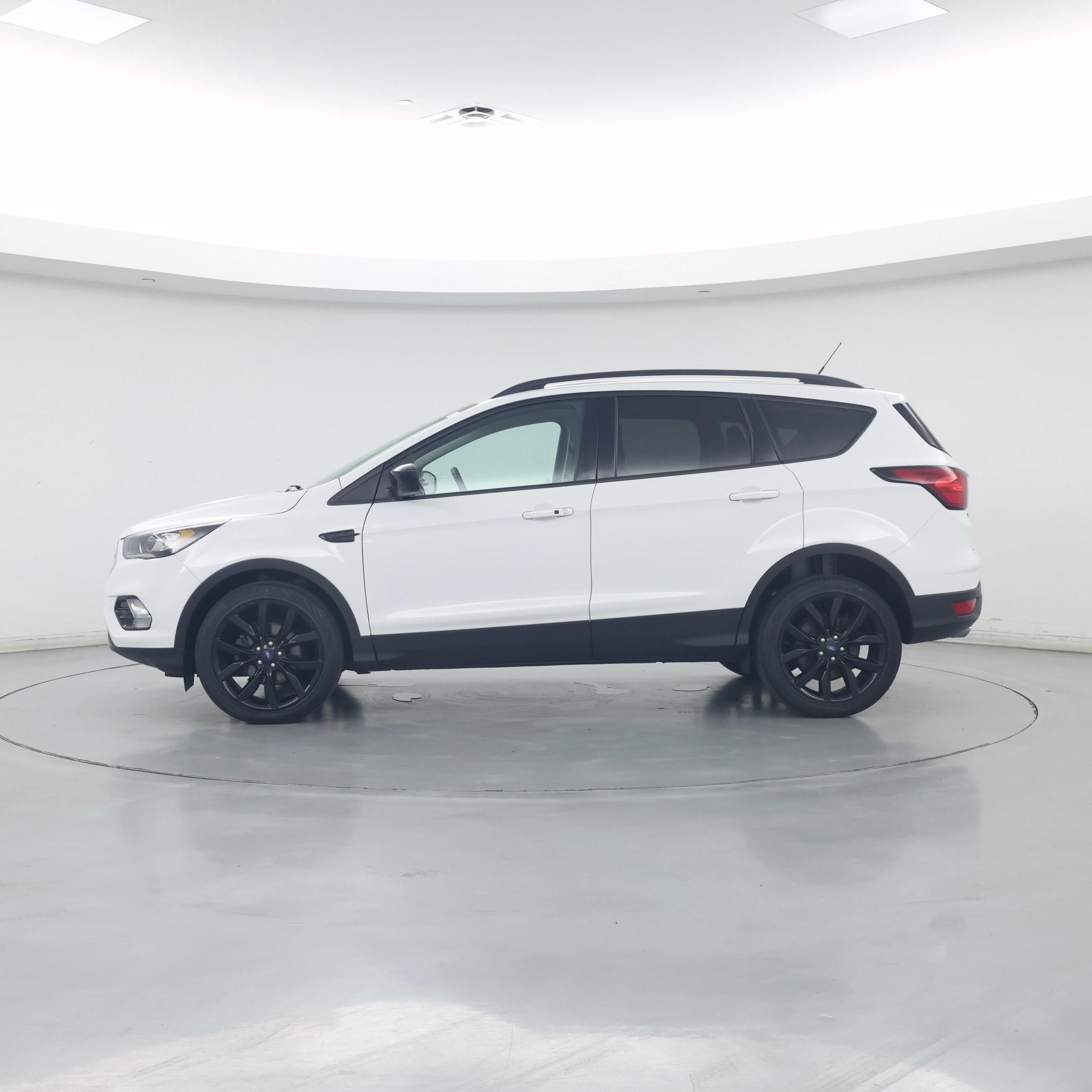 Thumbnail: 2019 Ford Escape - 3