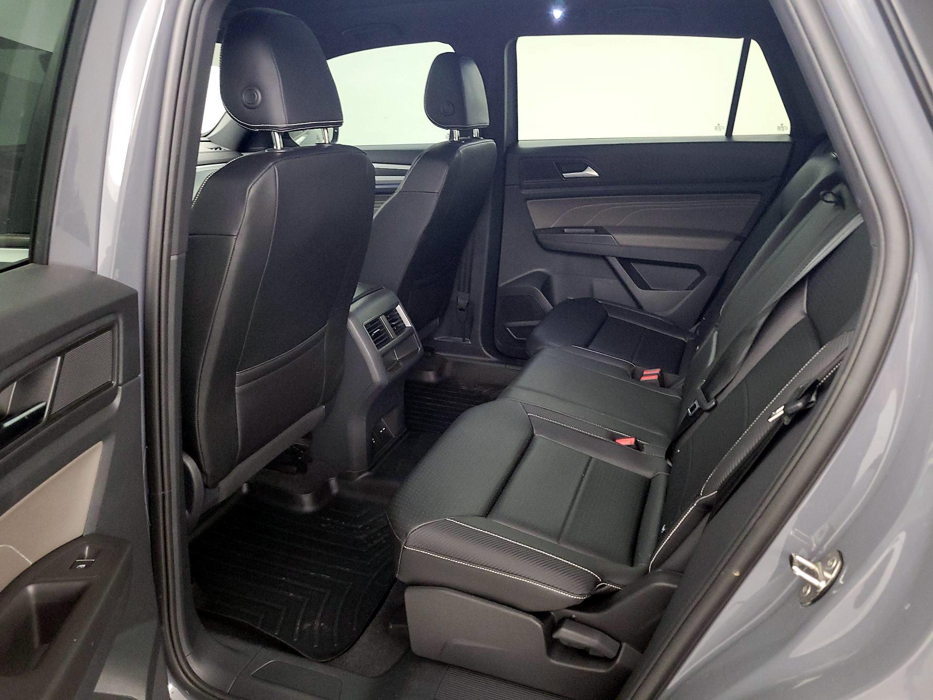 Thumbnail: 2023 Volkswagen Atlas - 19