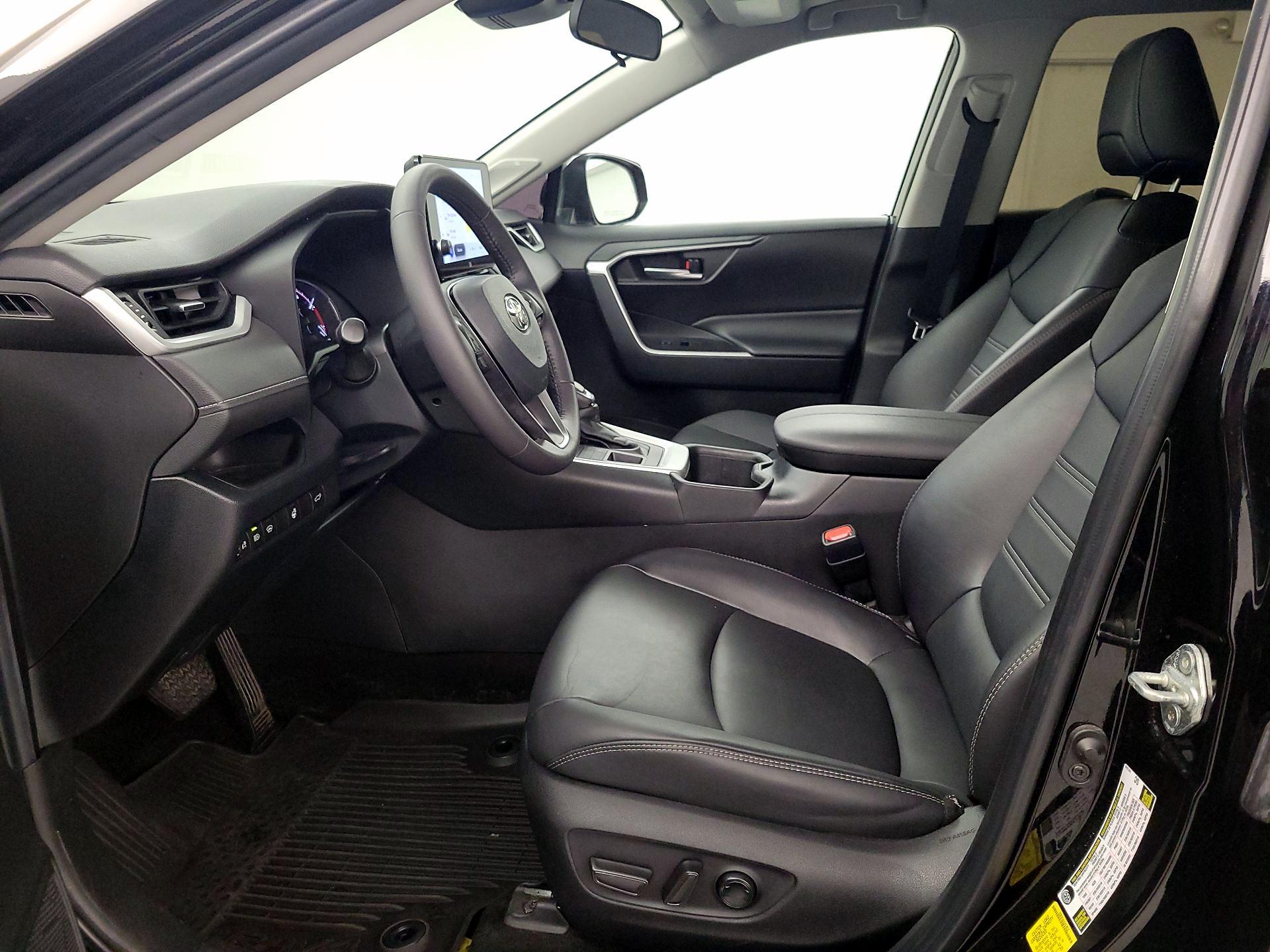 Thumbnail: 2023 Toyota RAV4 - 11