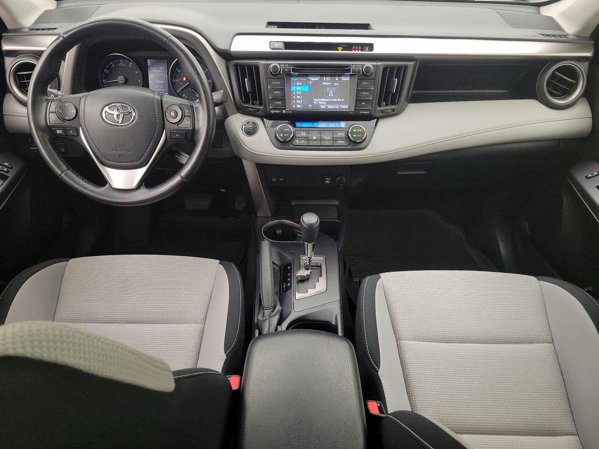 Thumbnail: 2018 Toyota RAV4 - 9