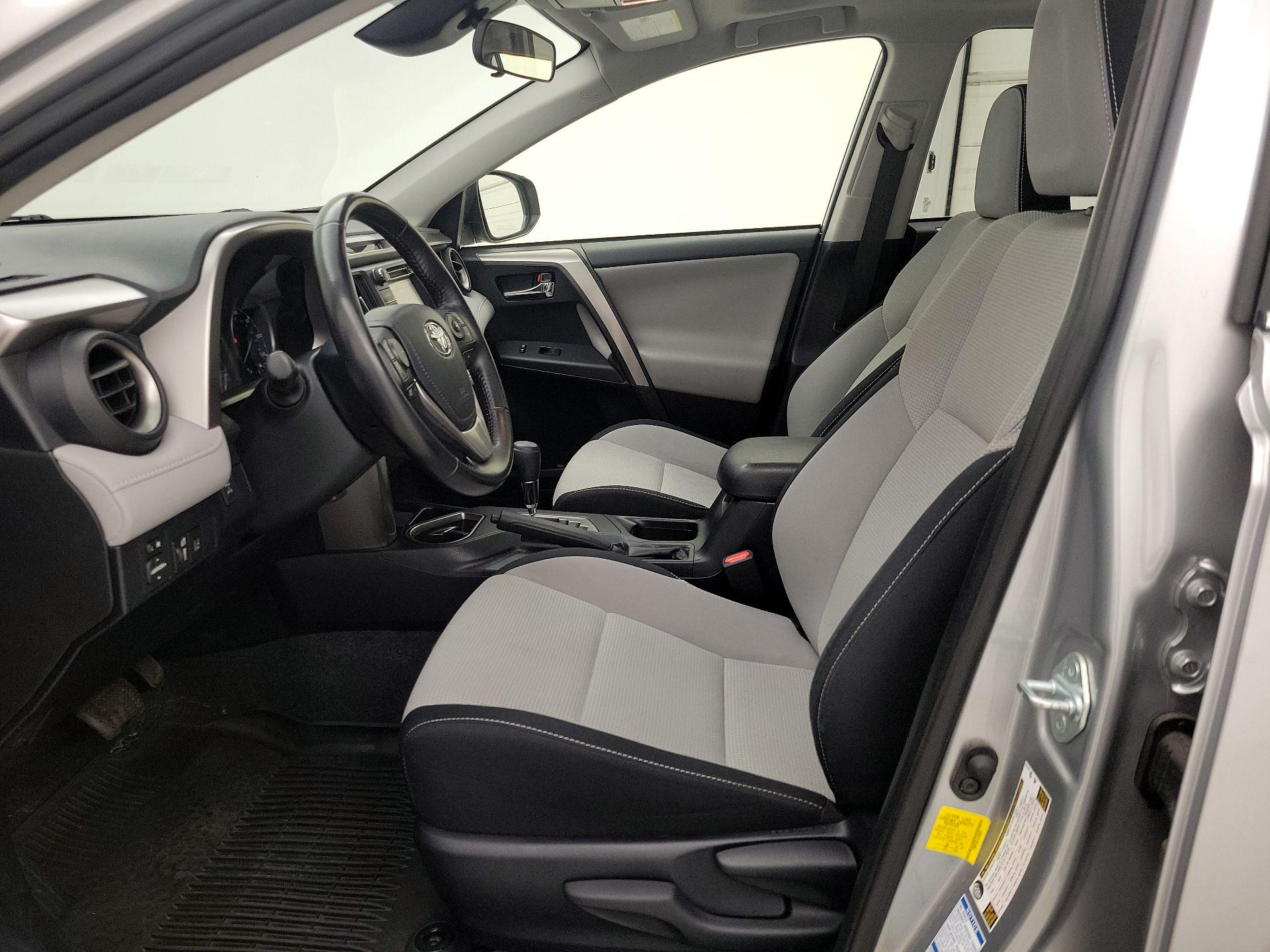 Thumbnail: 2018 Toyota RAV4 - 11