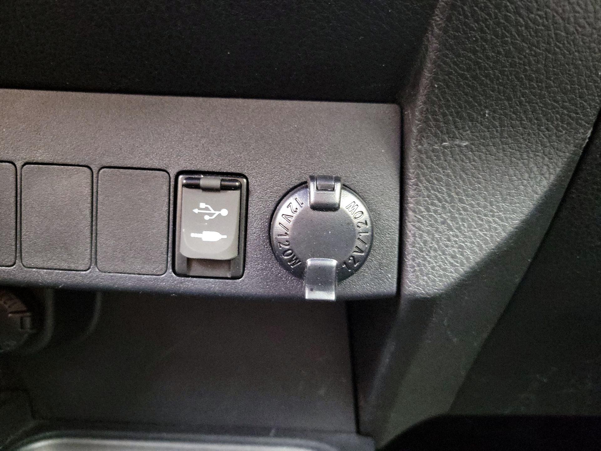 Thumbnail: 2018 Toyota RAV4 - 18