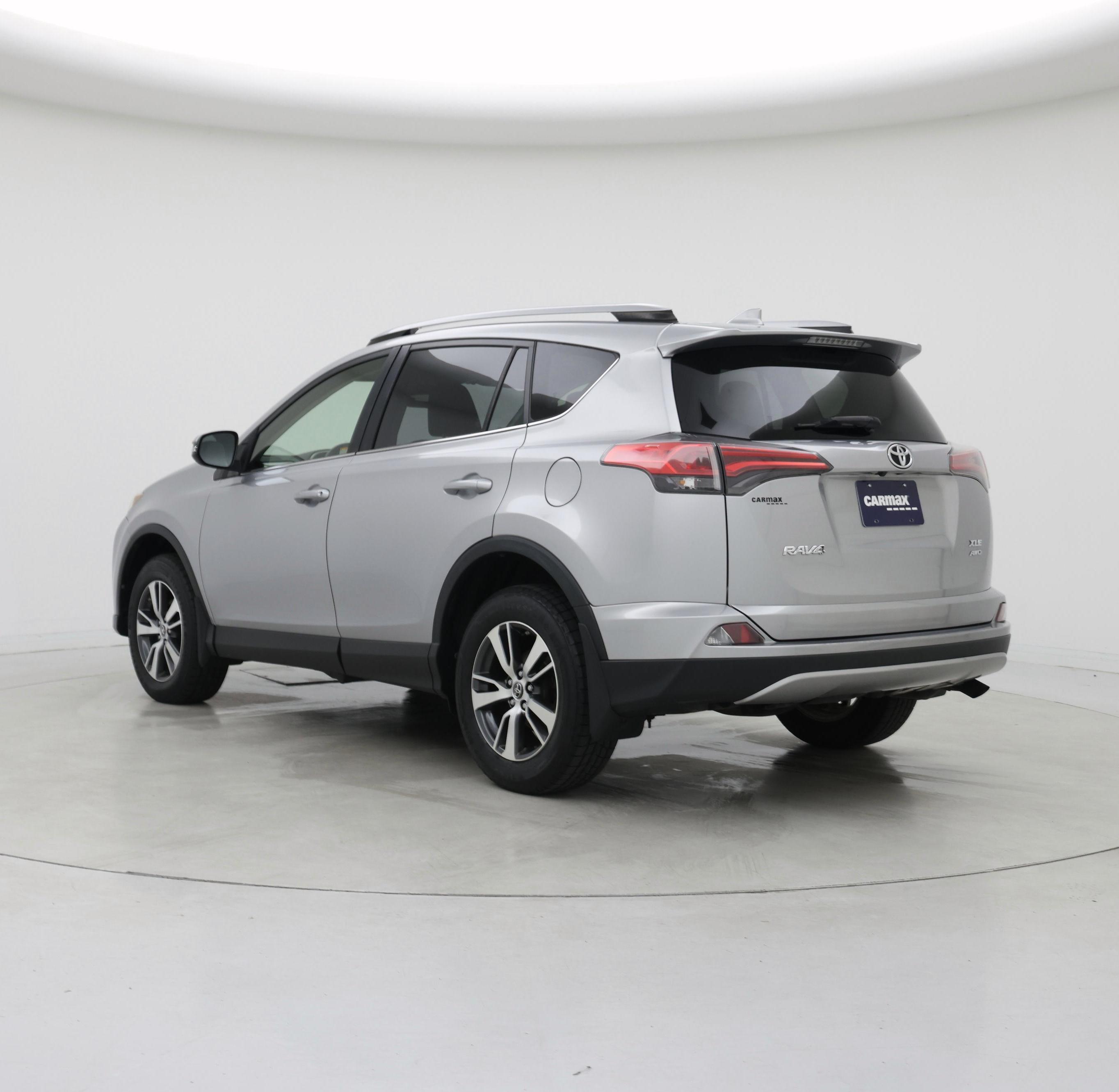 Thumbnail: 2018 Toyota RAV4 - 2