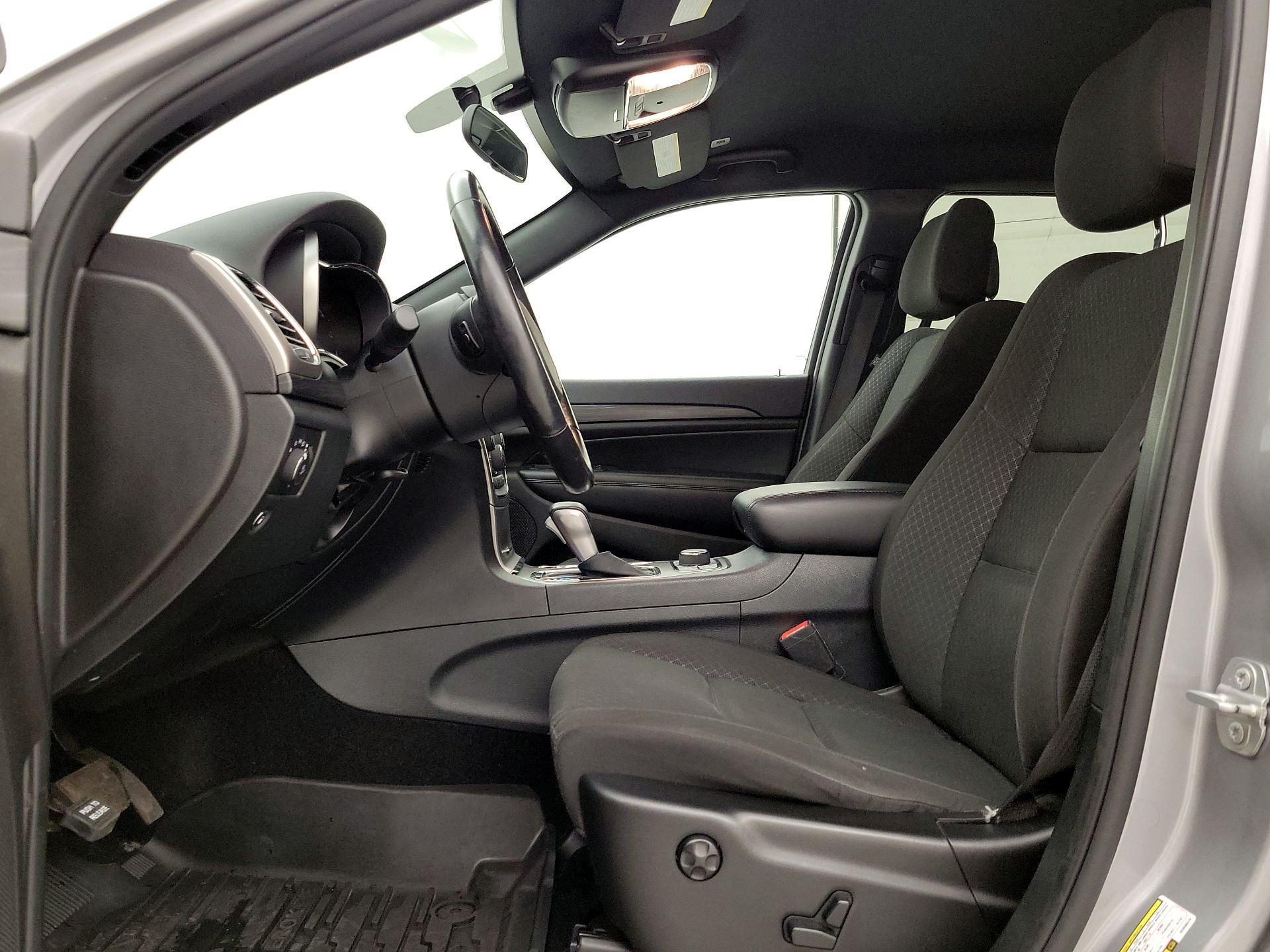 Thumbnail: 2019 Jeep Grand Cherokee - 11