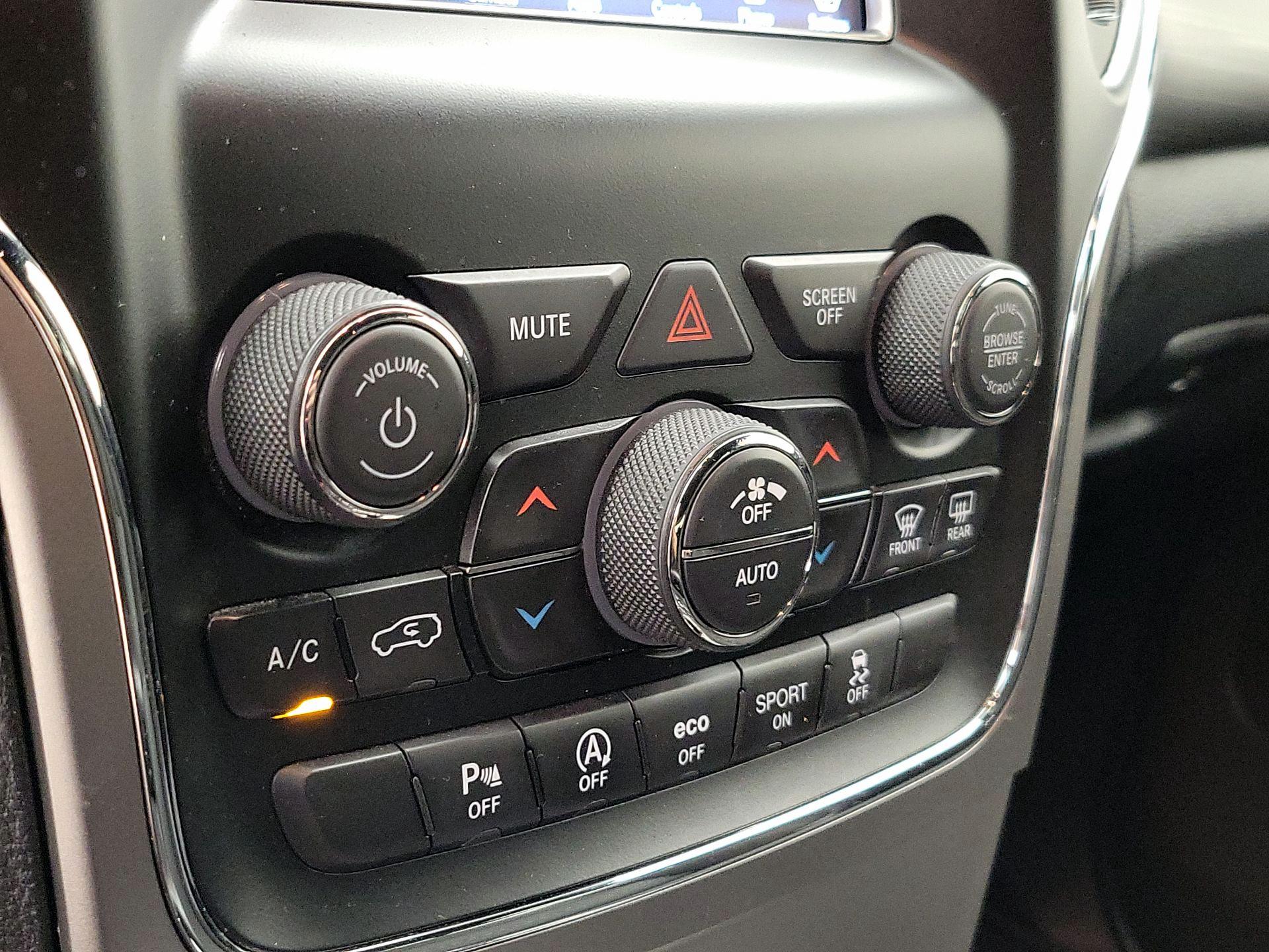 Thumbnail: 2019 Jeep Grand Cherokee - 16