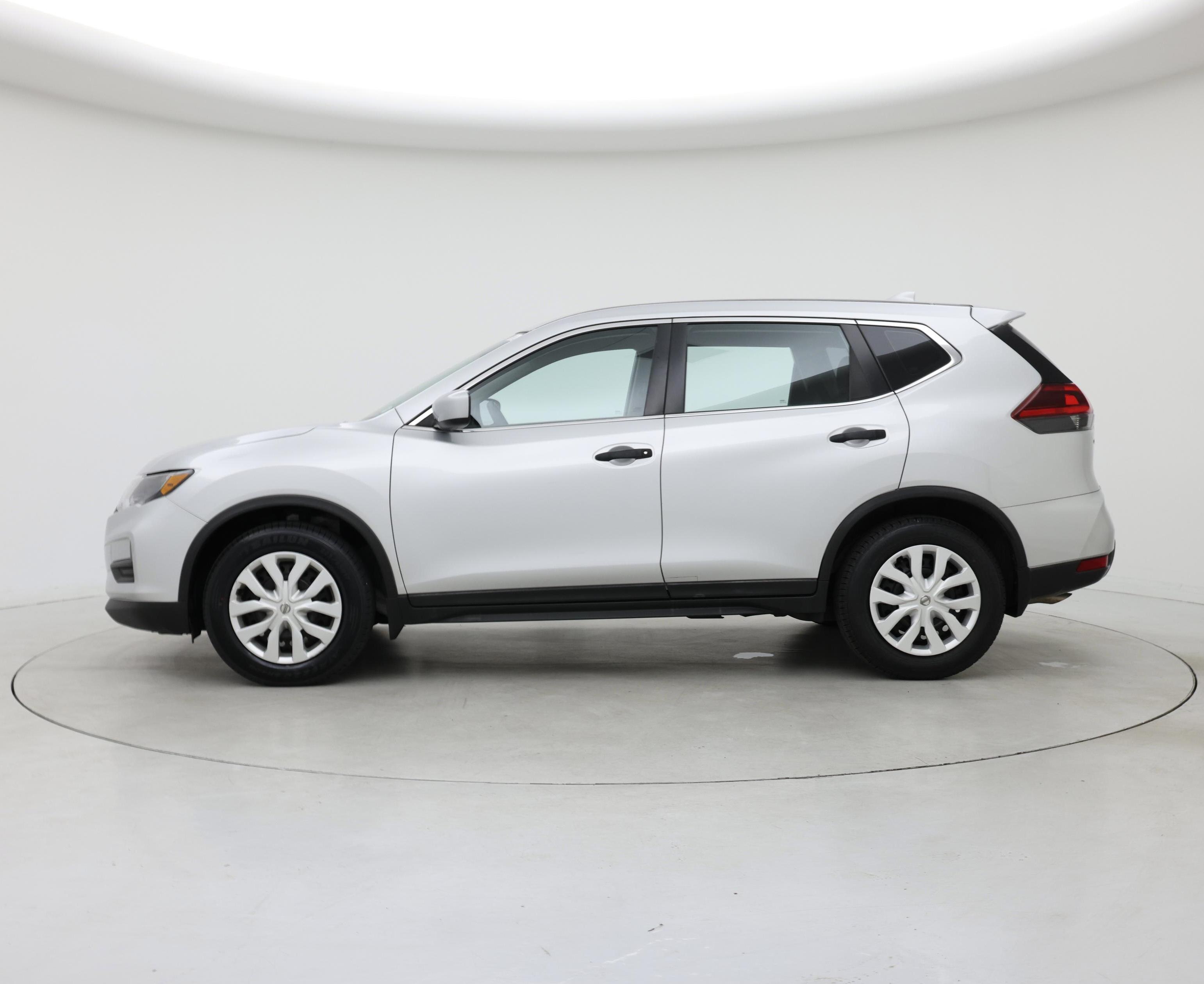 Thumbnail: 2018 Nissan Rogue - 3
