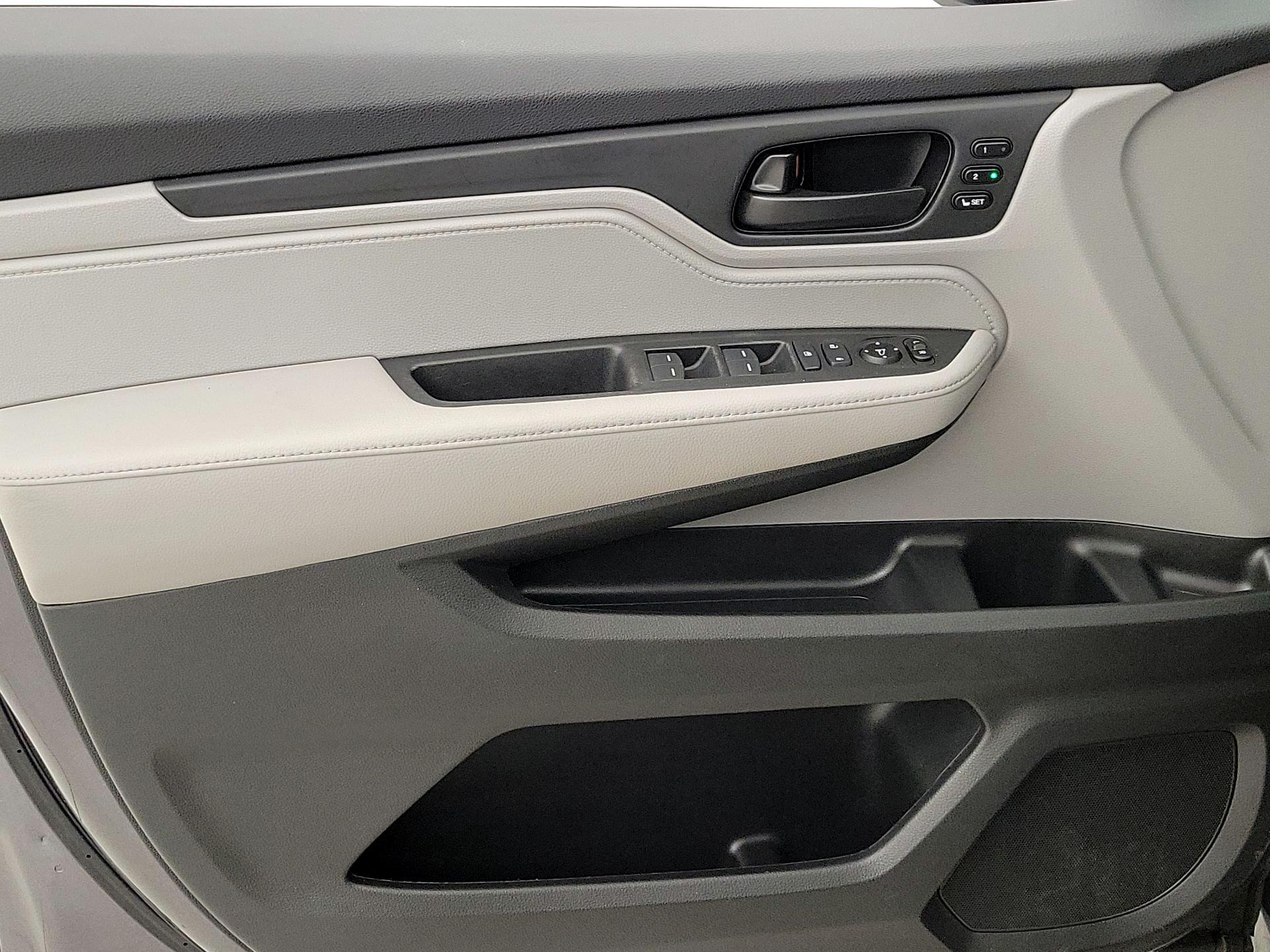 Thumbnail: 2019 Honda Odyssey - 12
