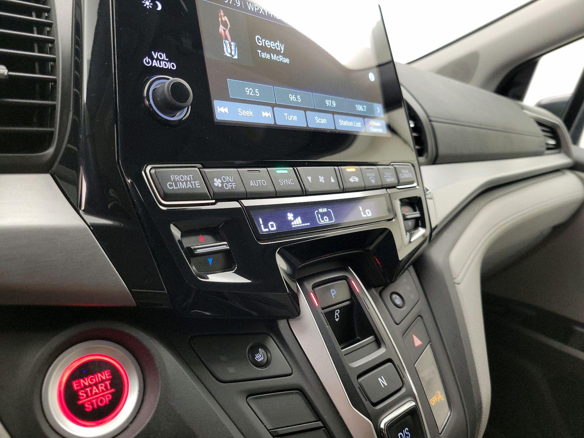 Thumbnail: 2019 Honda Odyssey - 17