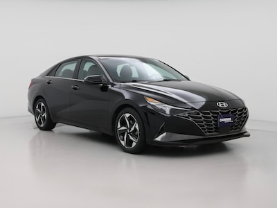 Black 2022 Hyundai Elantra SEL