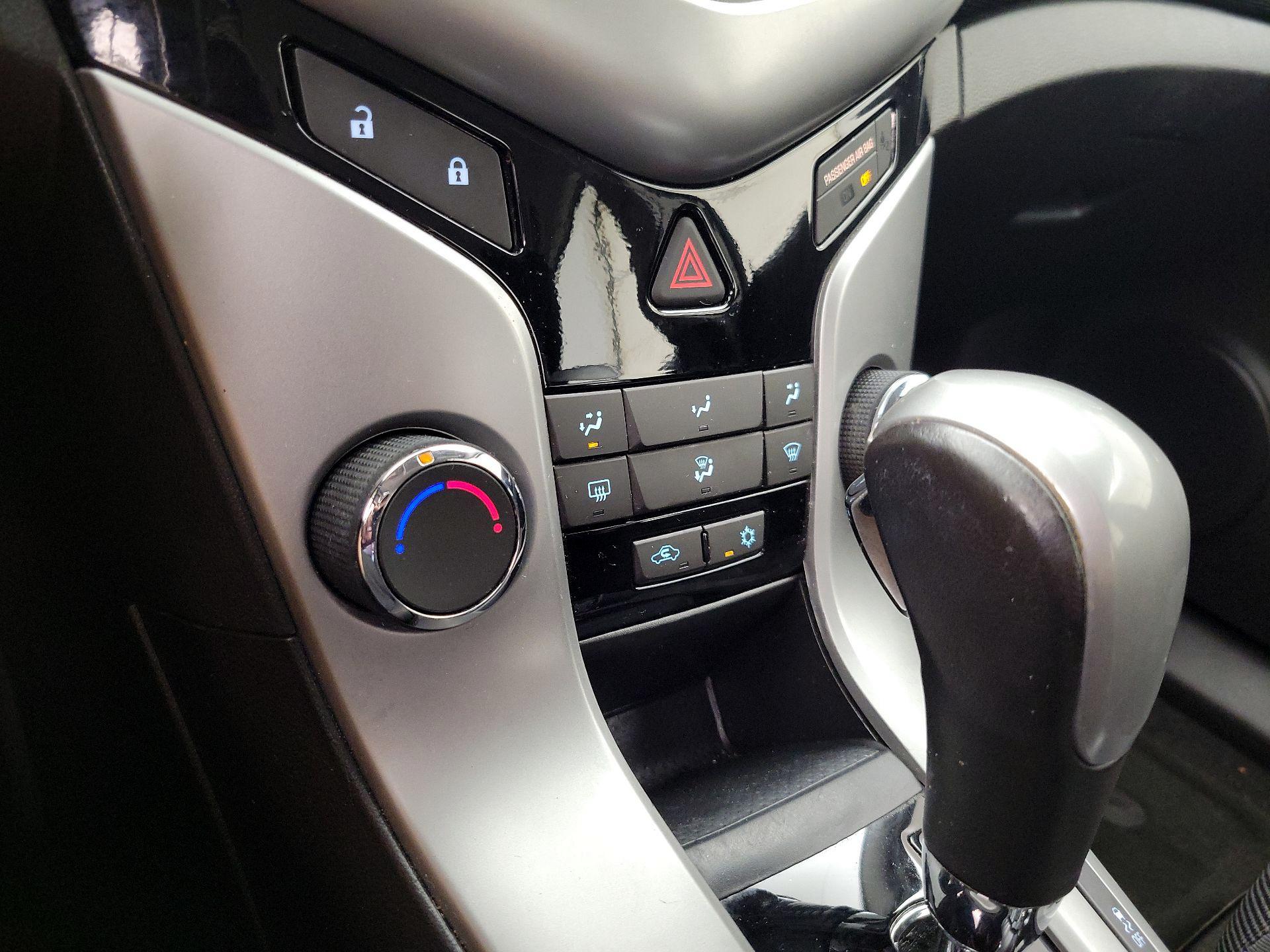 Thumbnail: 2014 Chevrolet Cruze - 15