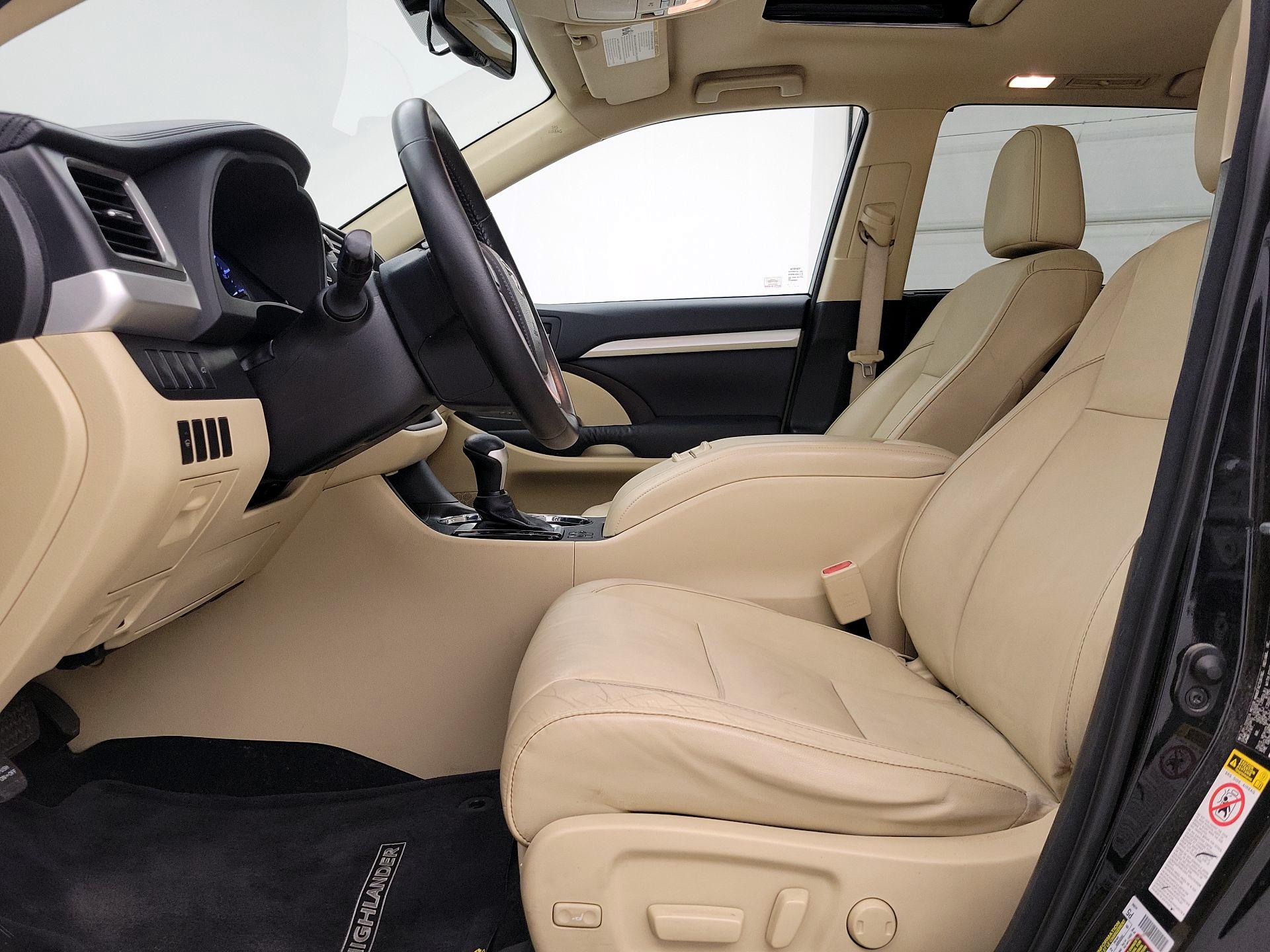 Thumbnail: 2015 Toyota Highlander - 11