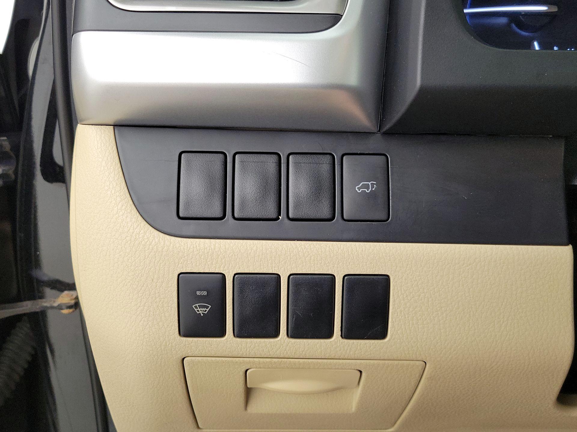 Thumbnail: 2015 Toyota Highlander - 13