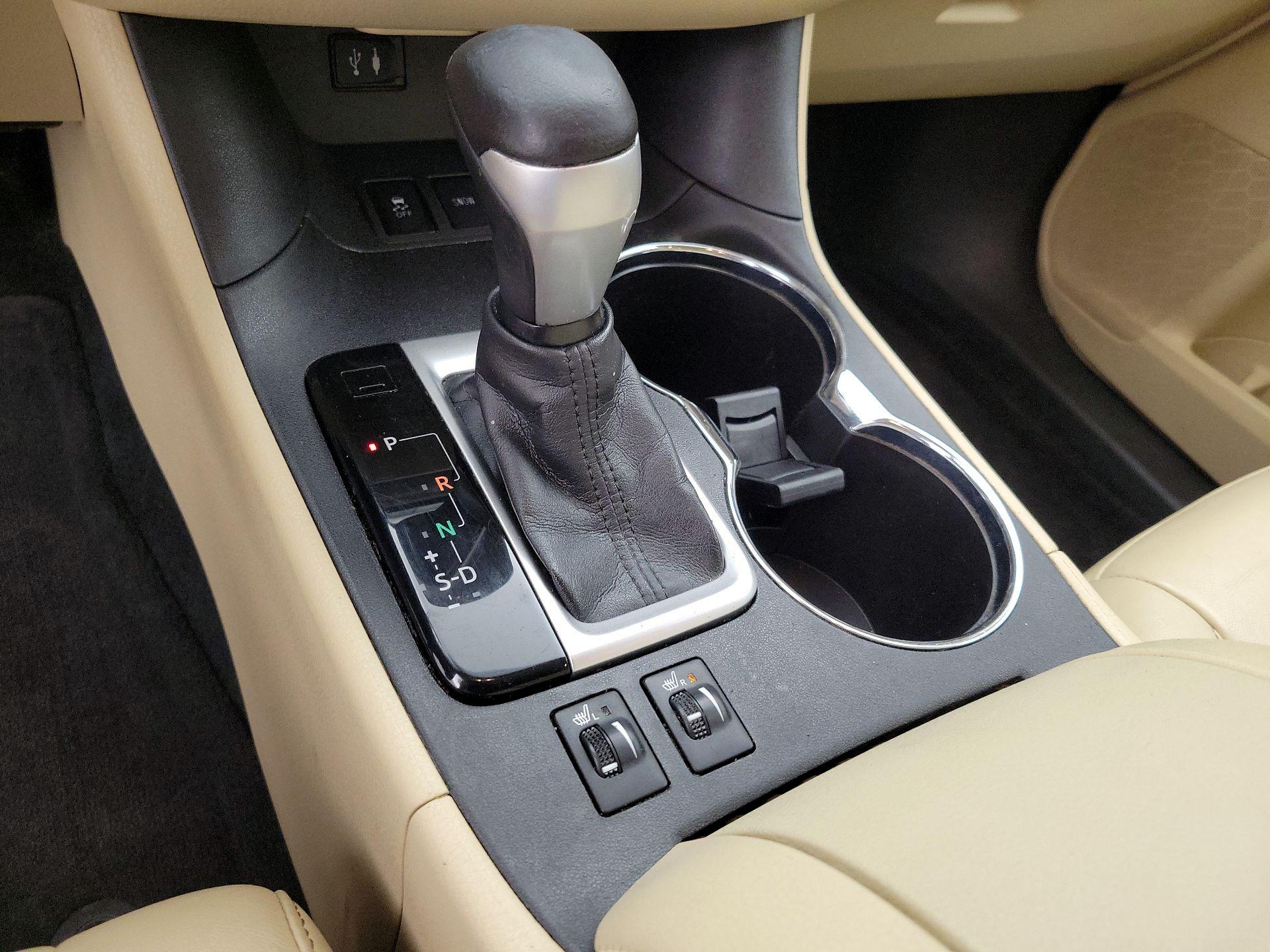 Thumbnail: 2015 Toyota Highlander - 17