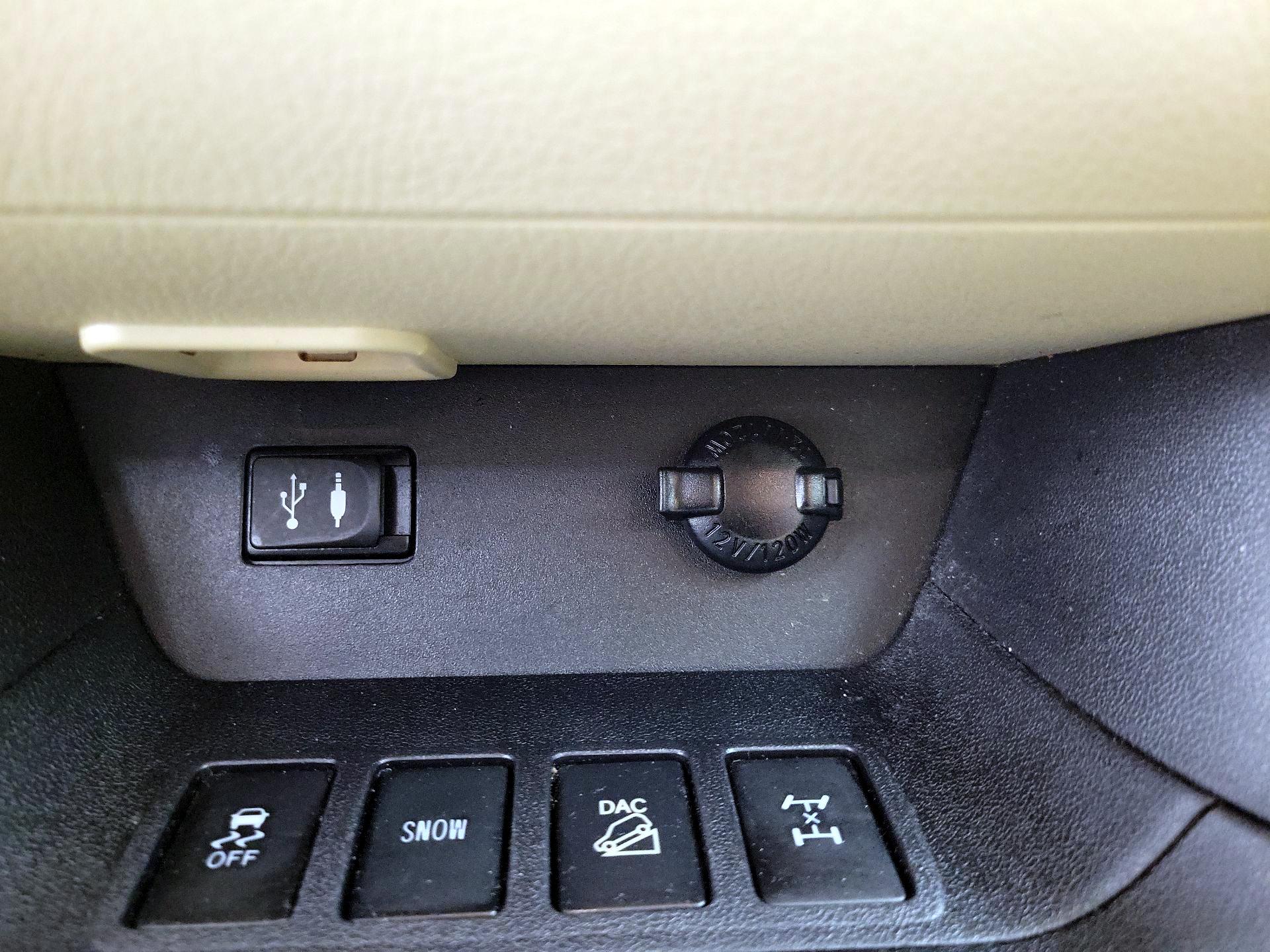 Thumbnail: 2015 Toyota Highlander - 18