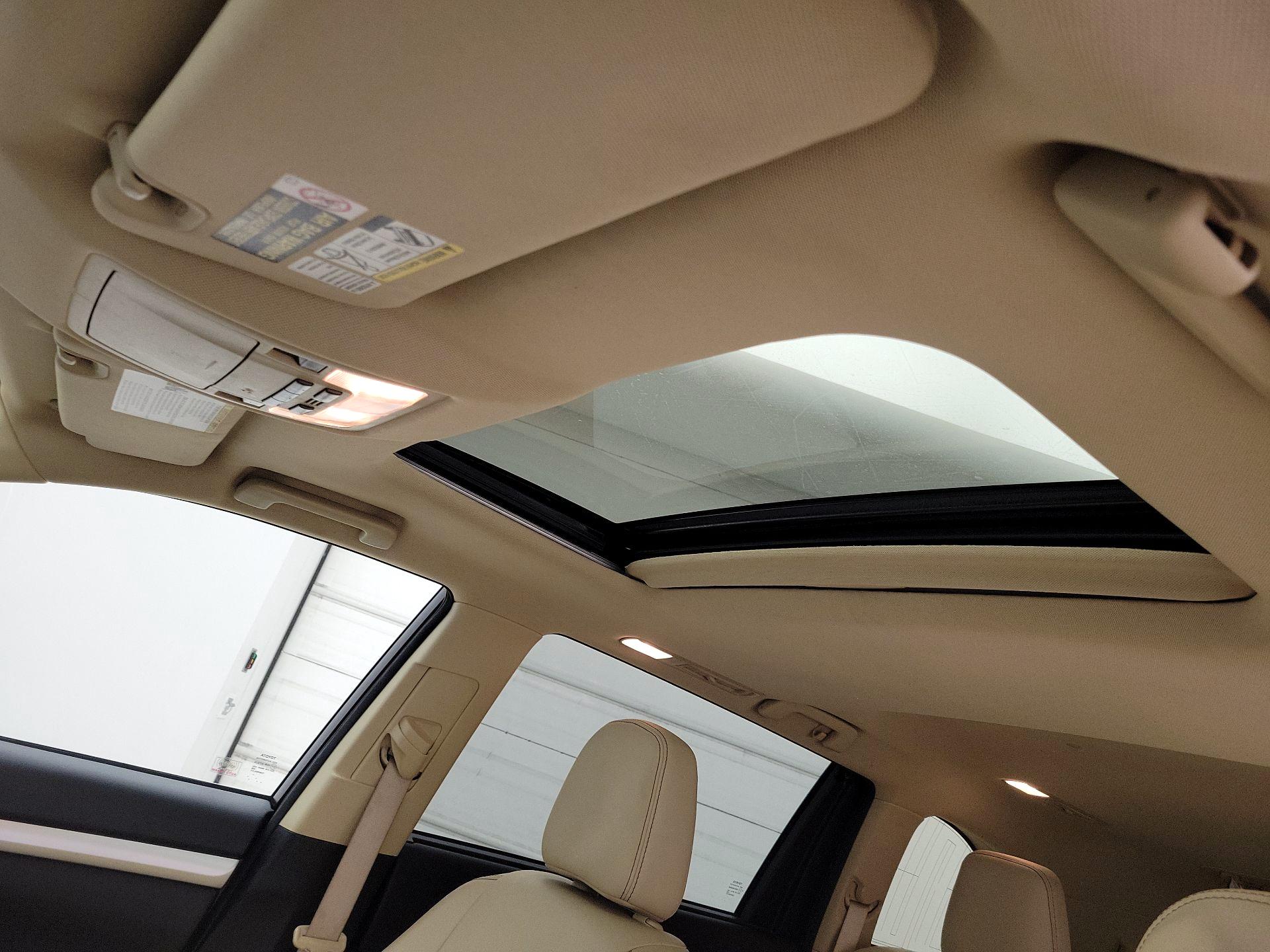 Thumbnail: 2015 Toyota Highlander - 19