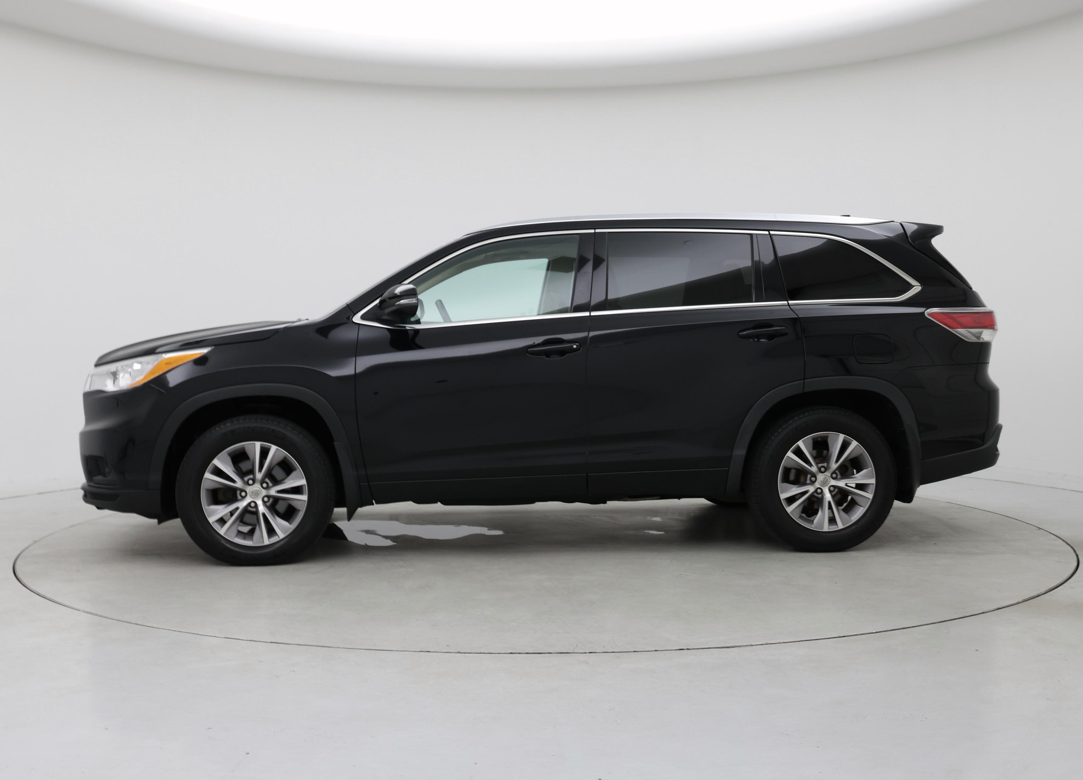 Thumbnail: 2015 Toyota Highlander - 3