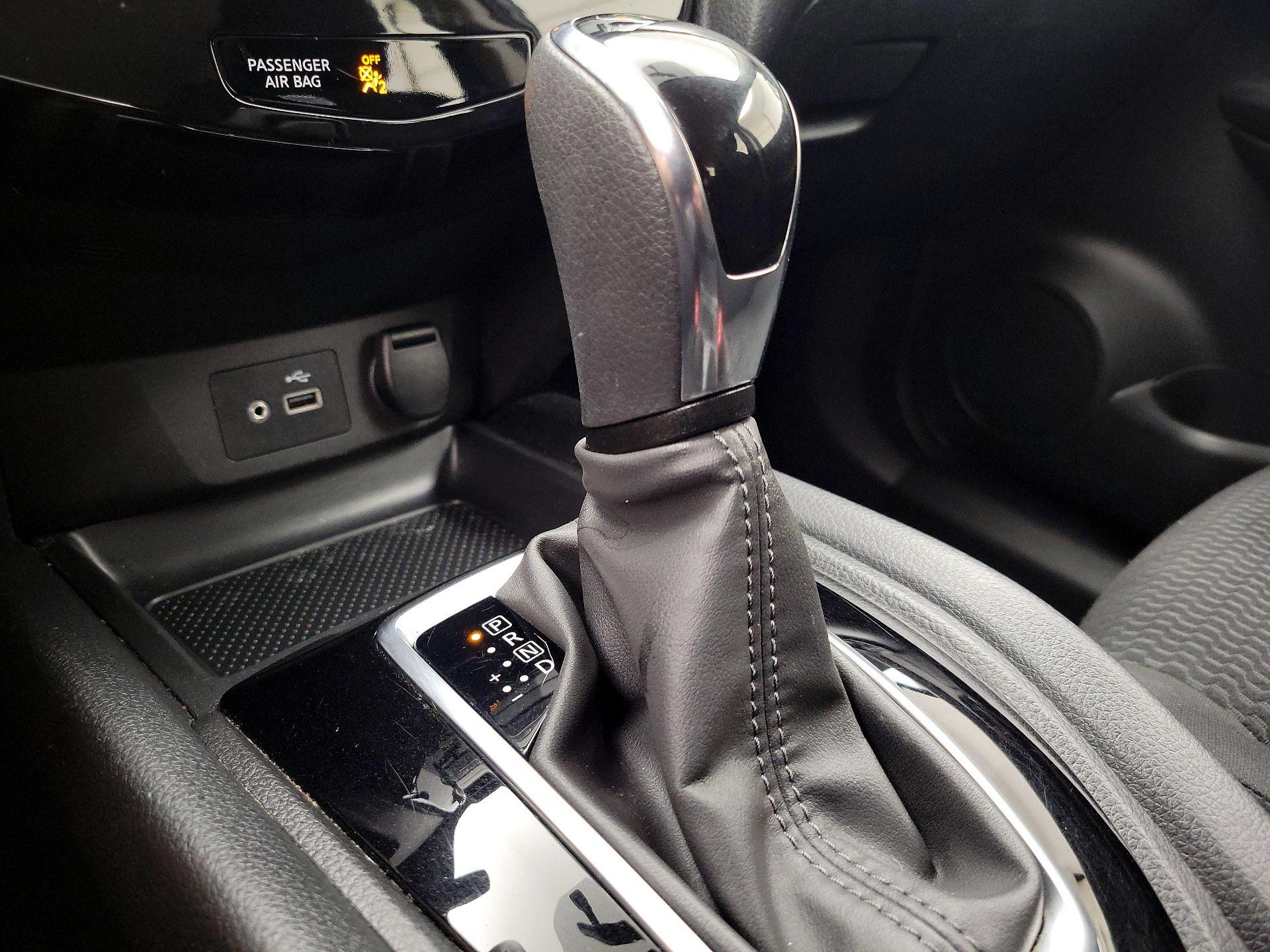 Thumbnail: 2019 Nissan Rogue Sport - 17