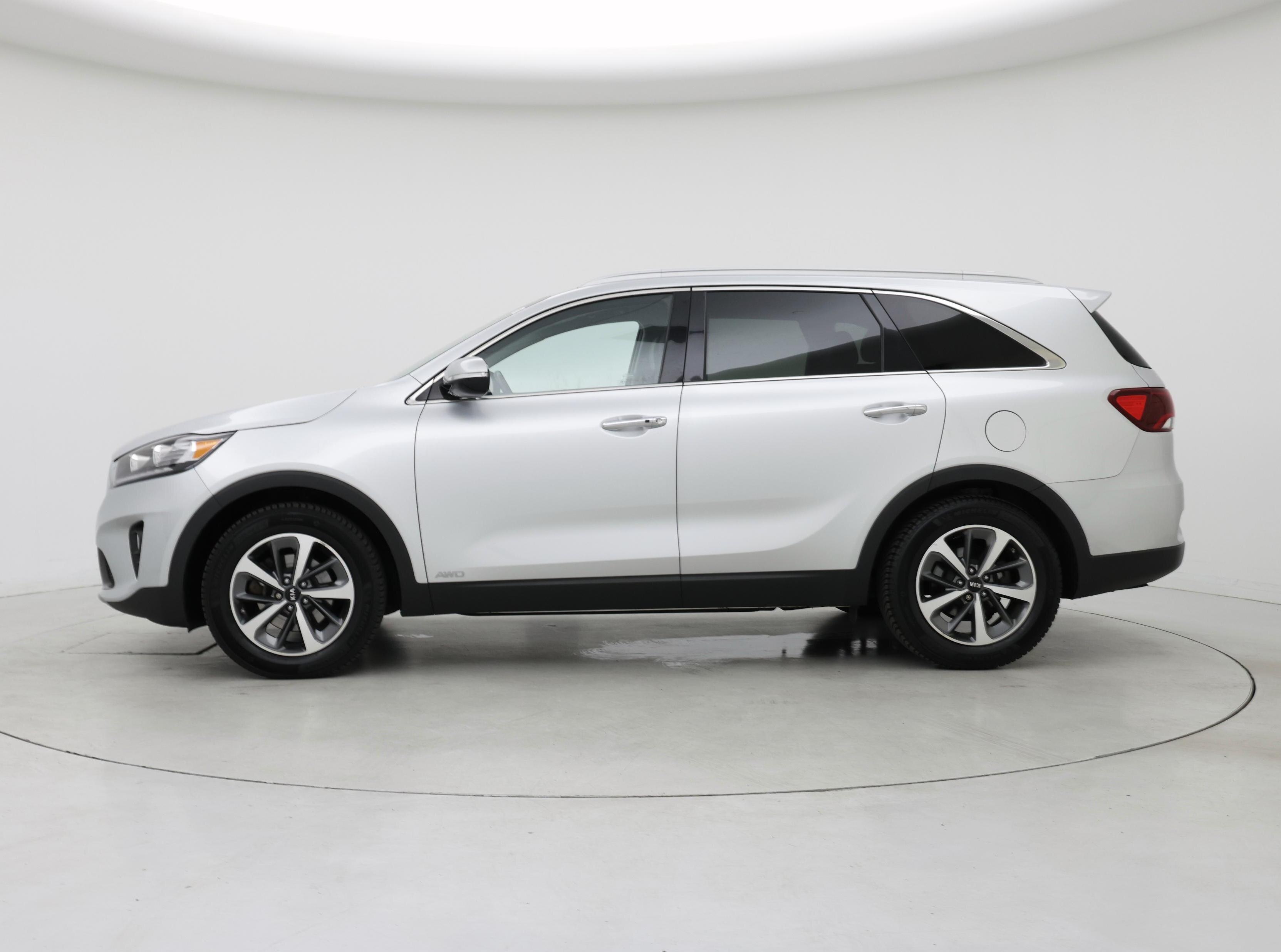 Thumbnail: 2019 Kia Sorento - 3