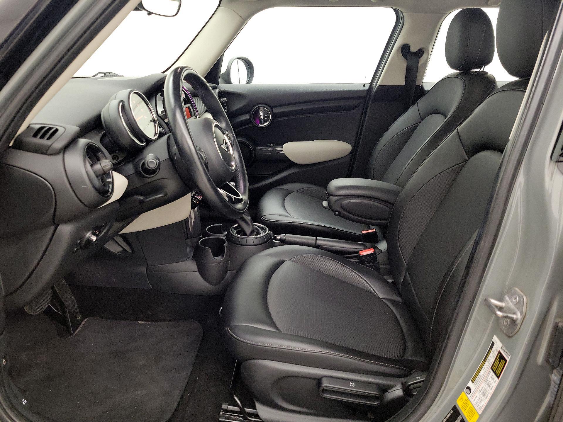 Thumbnail: 2016 MINI Cooper Hardtop - 11