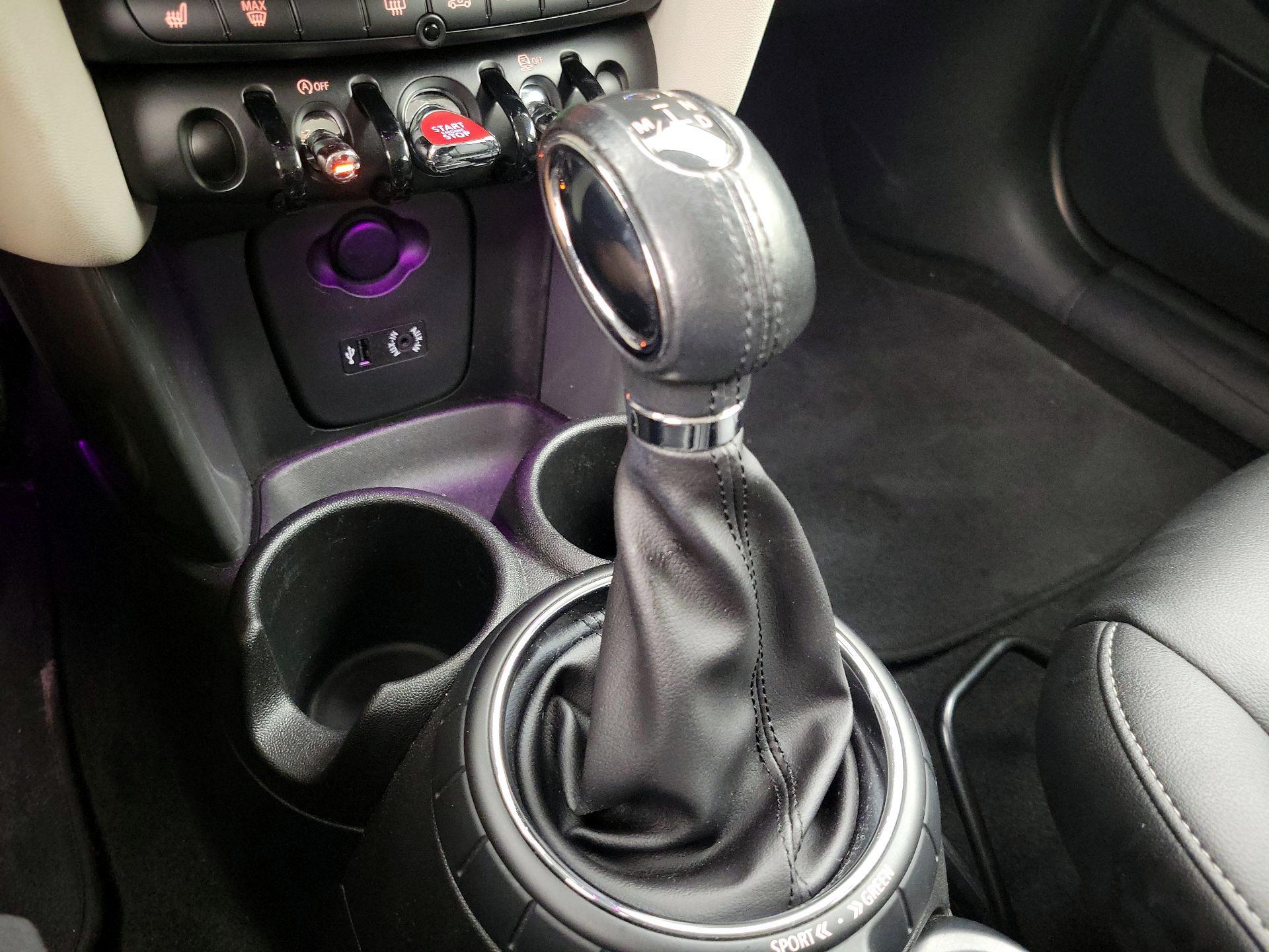 Thumbnail: 2016 MINI Cooper Hardtop - 16