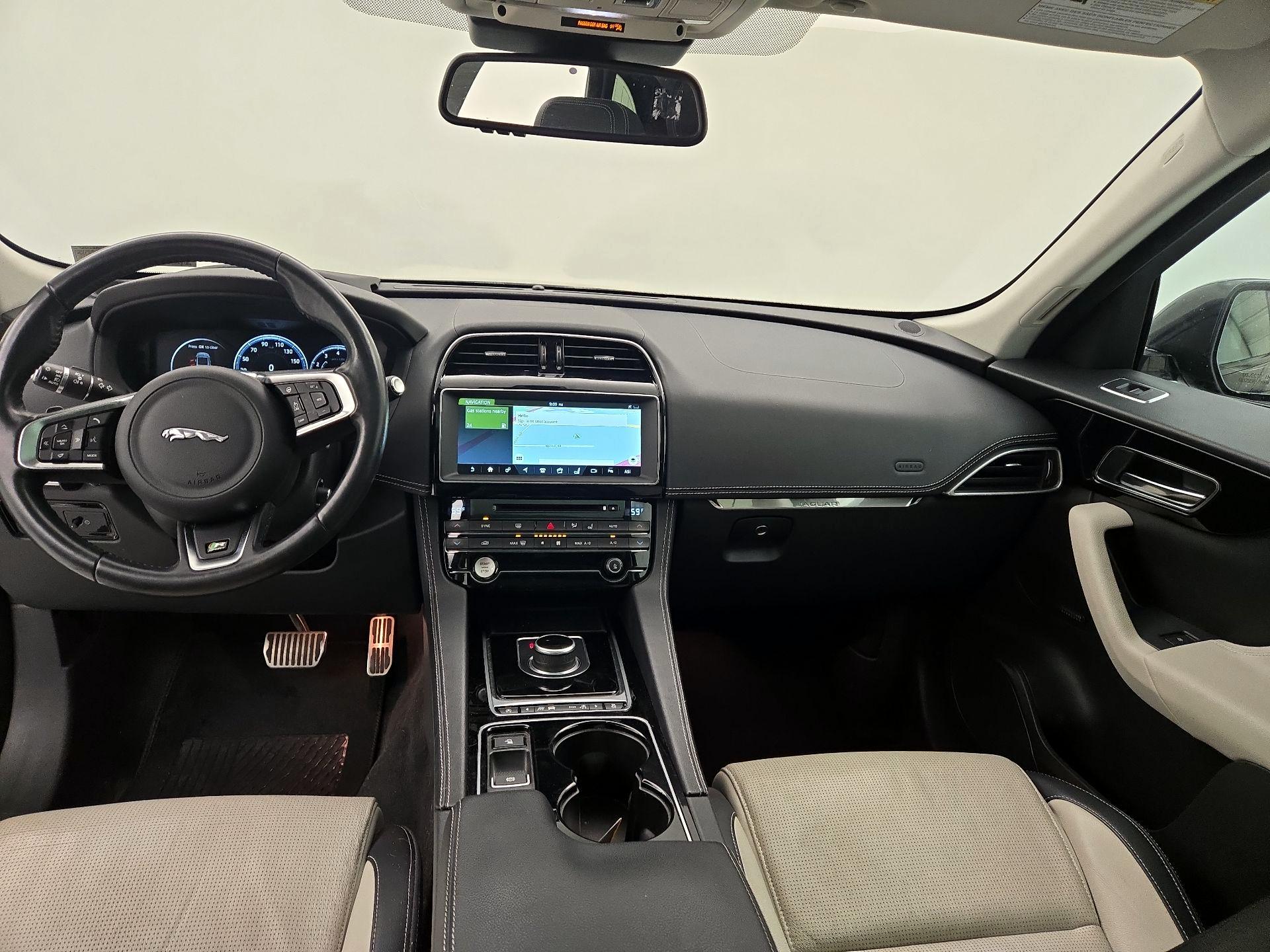 Thumbnail: 2017 Jaguar F-Pace - 9