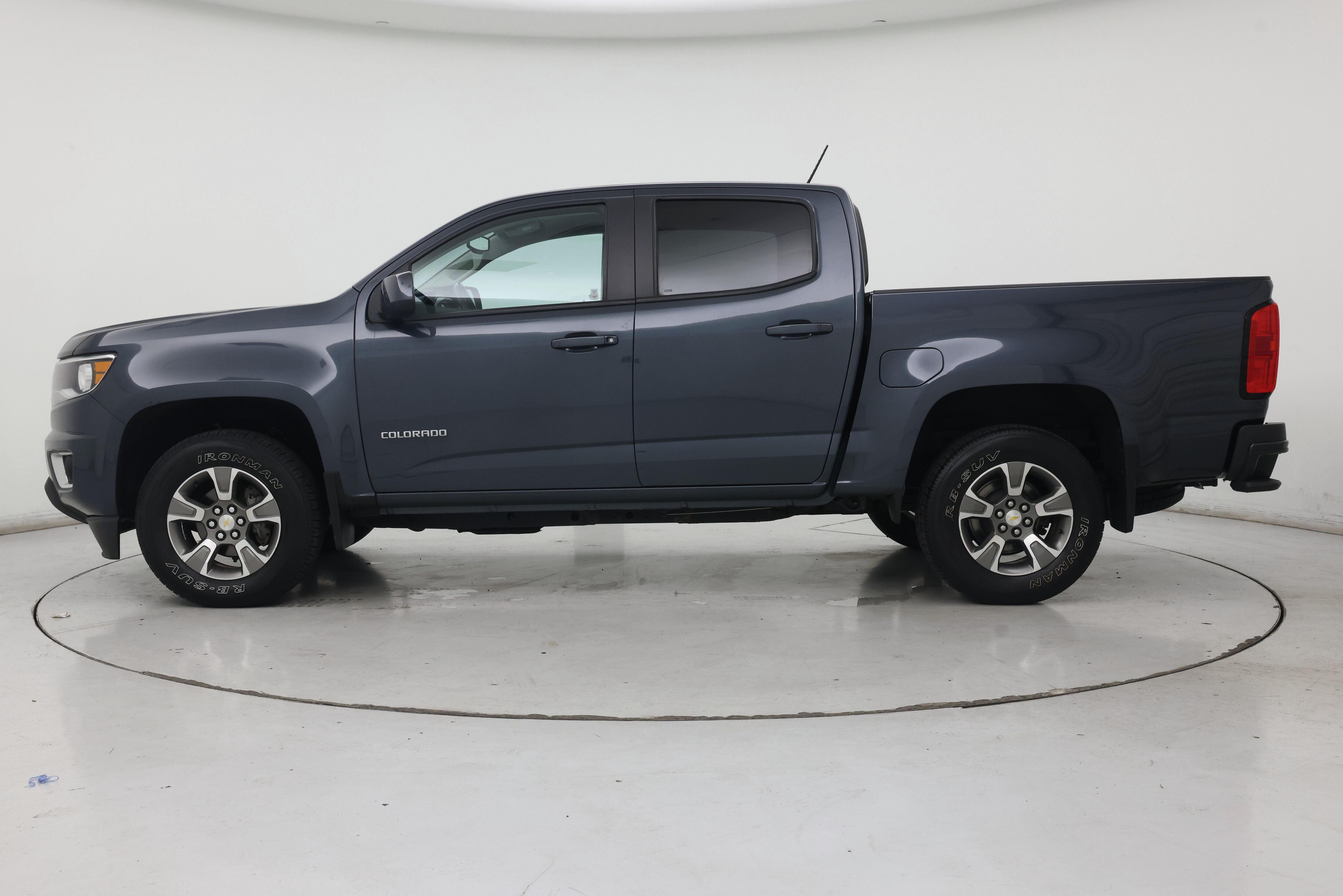 Thumbnail: 2019 Chevrolet Colorado - 3