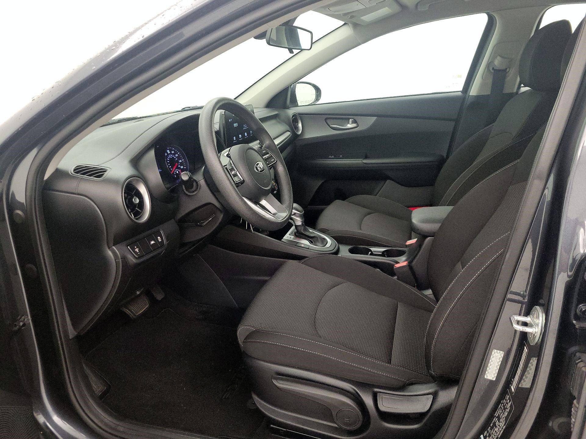 Thumbnail: 2019 Kia Forte - 11