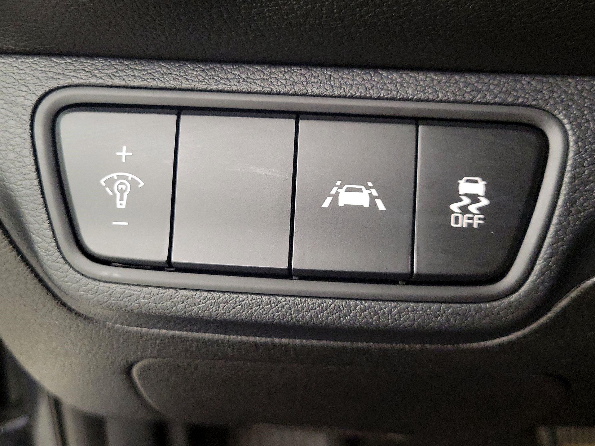 Thumbnail: 2019 Kia Forte - 13