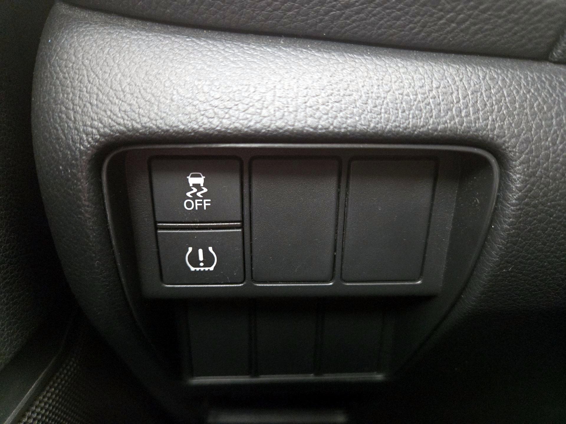 Thumbnail: 2017 Honda CR-V - 13