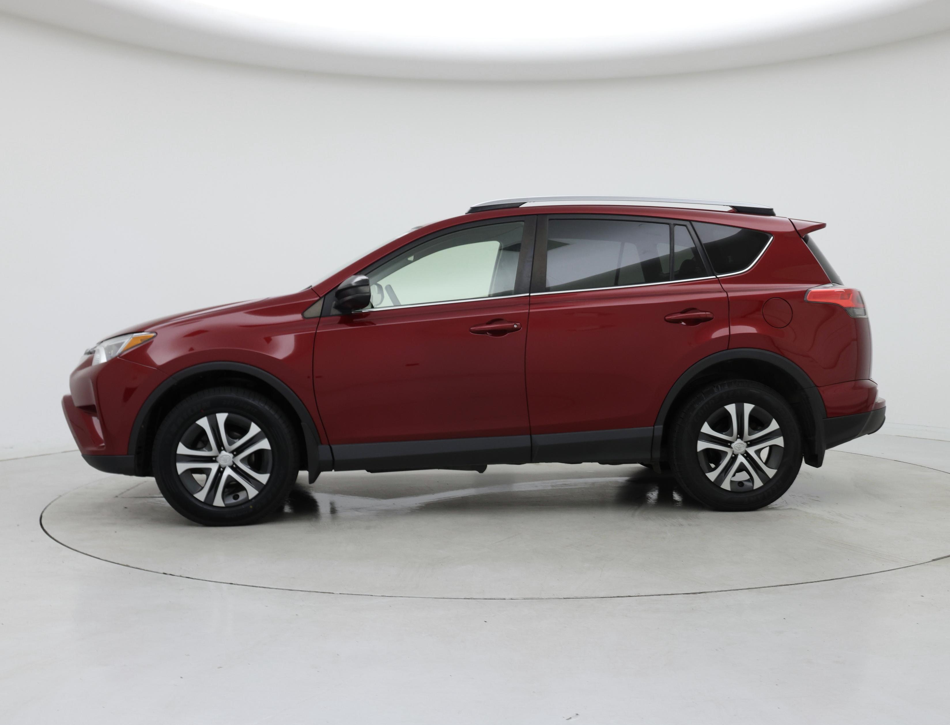 Thumbnail: 2018 Toyota RAV4 - 3