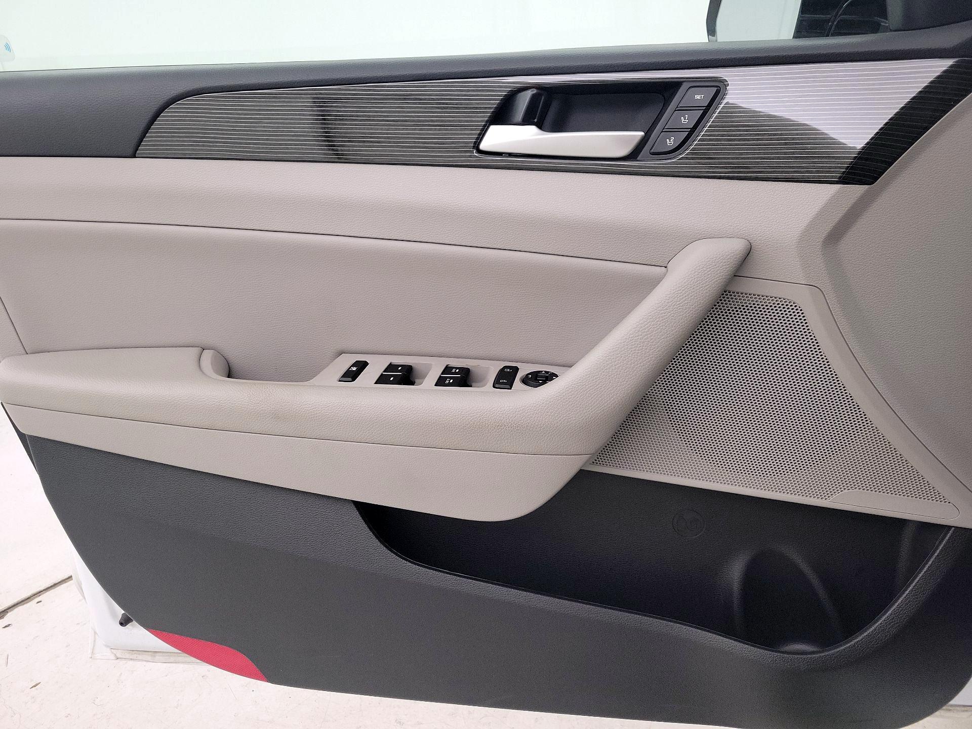 Thumbnail: 2019 Hyundai Sonata - 12