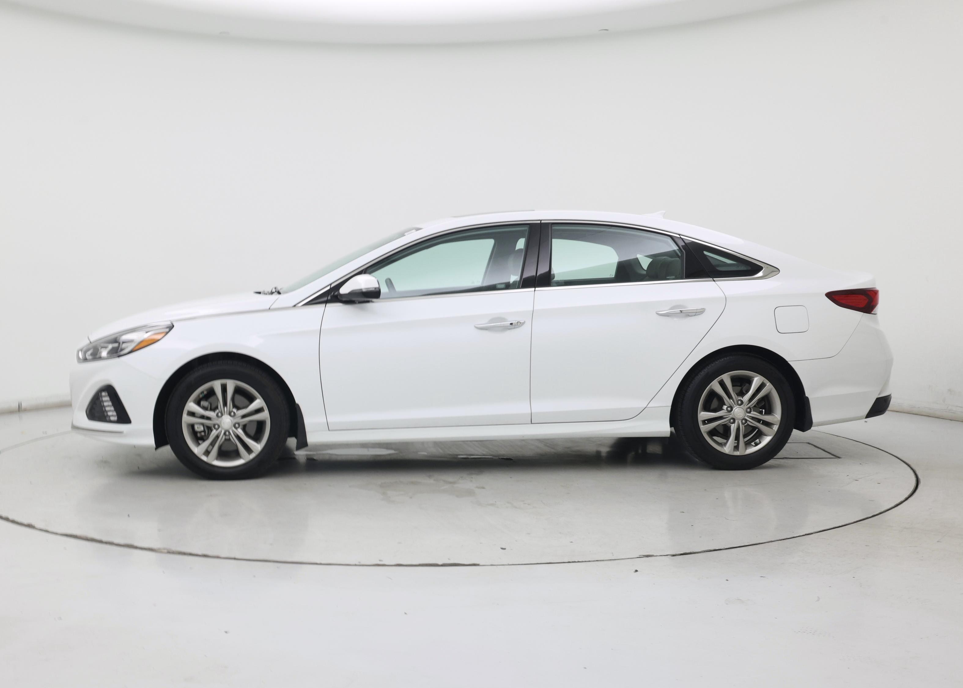 Thumbnail: 2019 Hyundai Sonata - 3