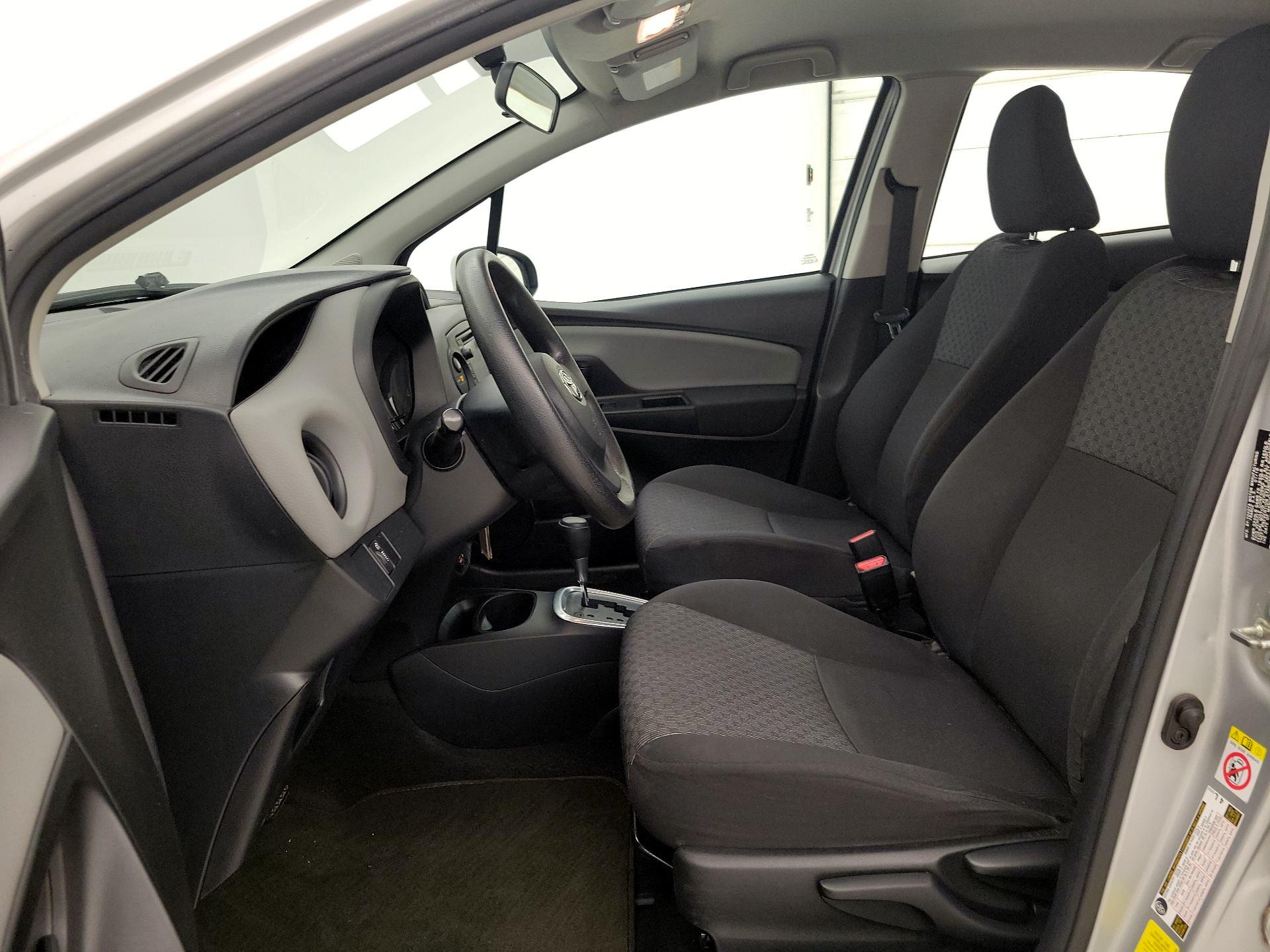 Thumbnail: 2016 Toyota Yaris - 11