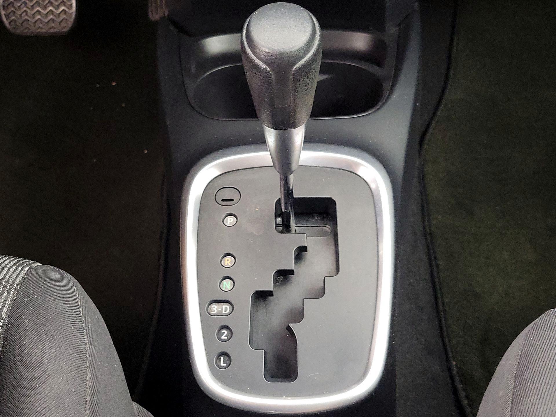 Thumbnail: 2016 Toyota Yaris - 16