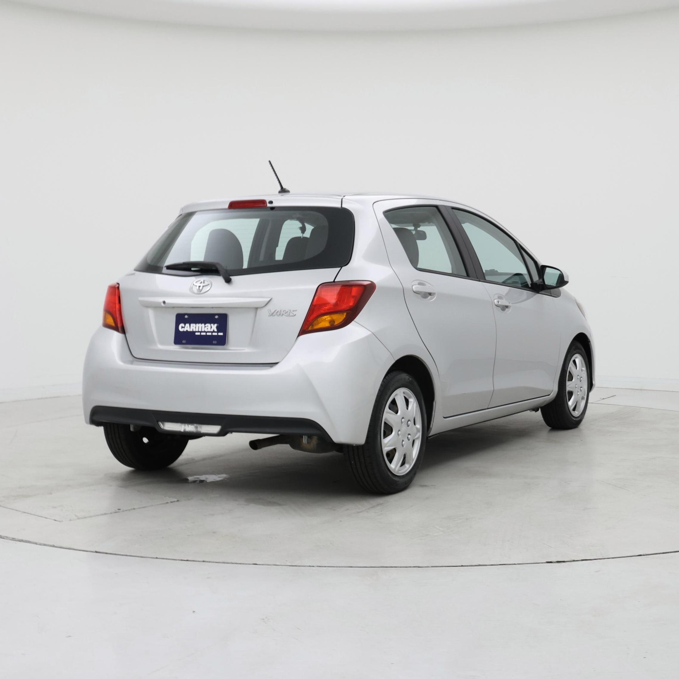 Thumbnail: 2016 Toyota Yaris - 8
