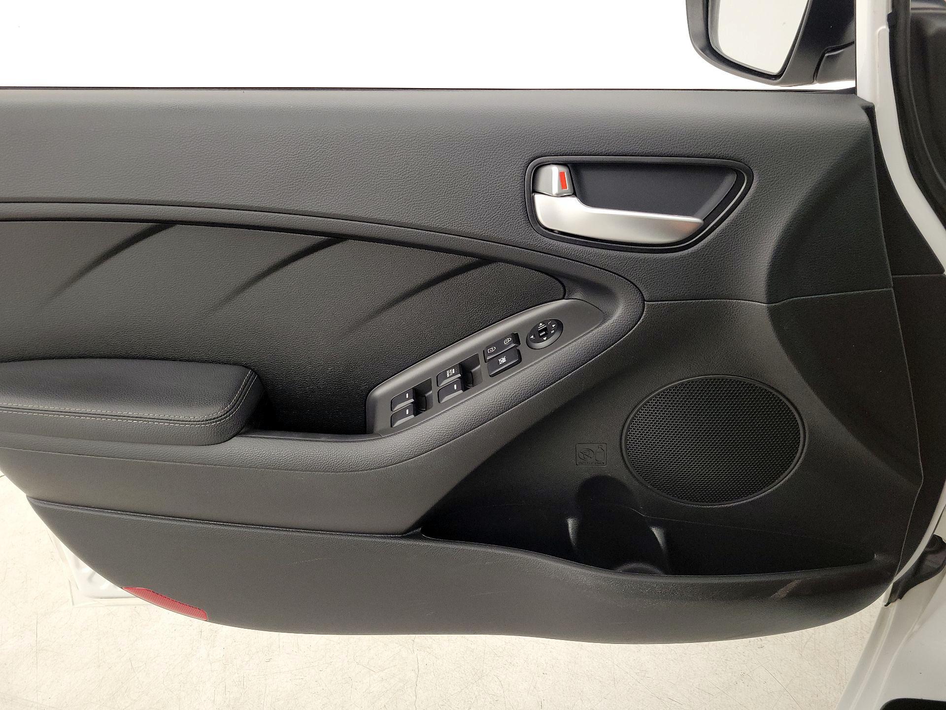 Thumbnail: 2018 Kia Forte - 12