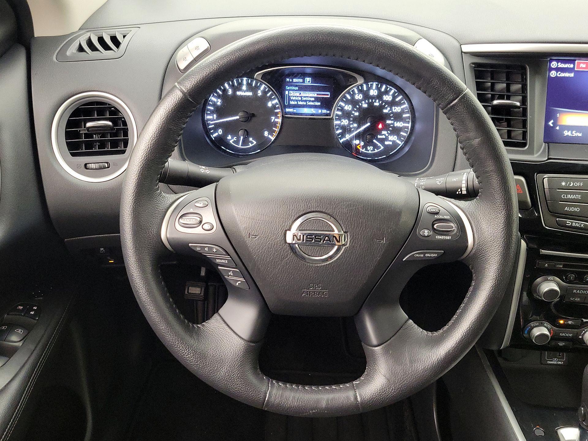 Thumbnail: 2020 Nissan Pathfinder - 10