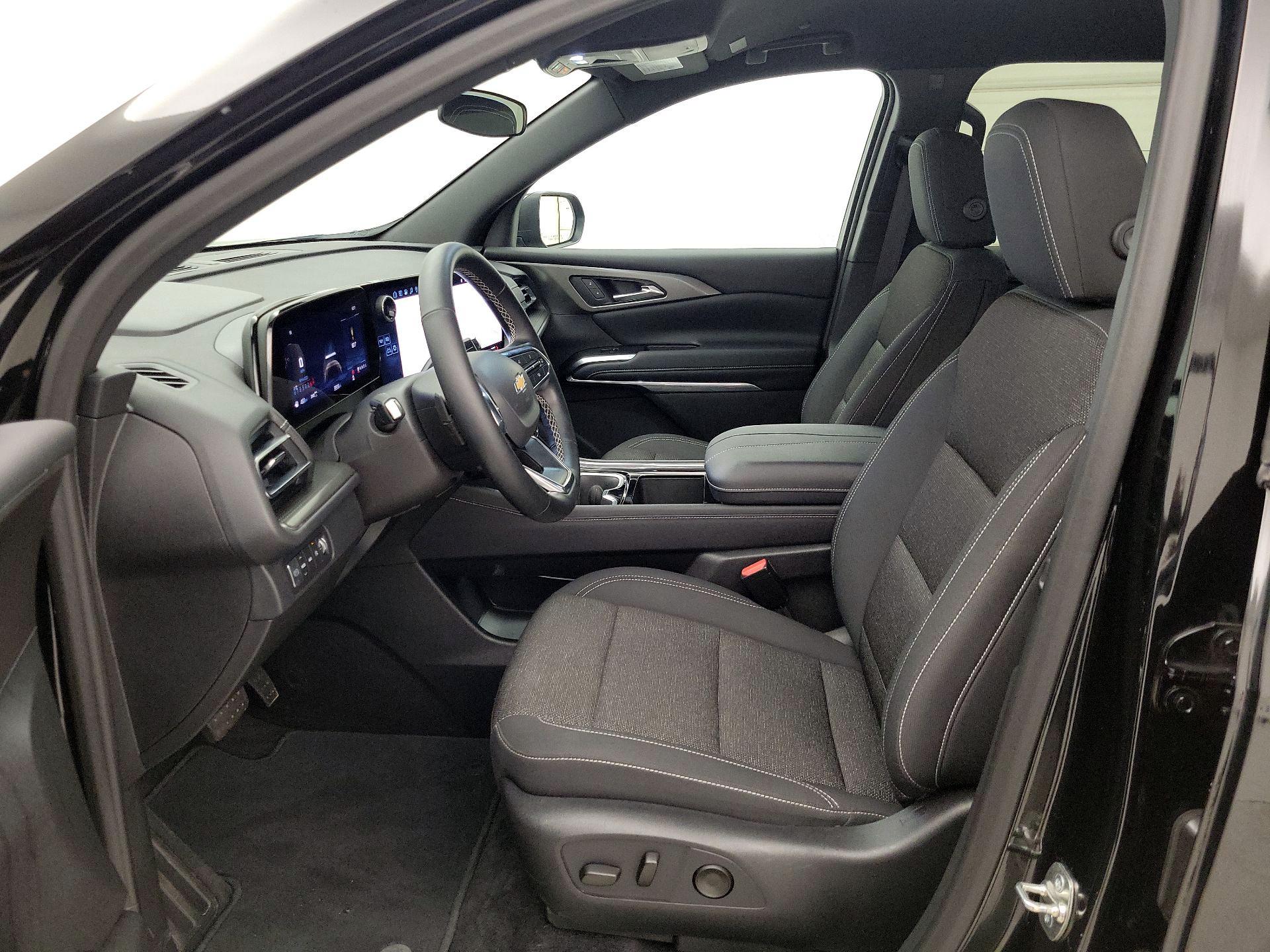 Thumbnail: 2025 Chevrolet Traverse - 11
