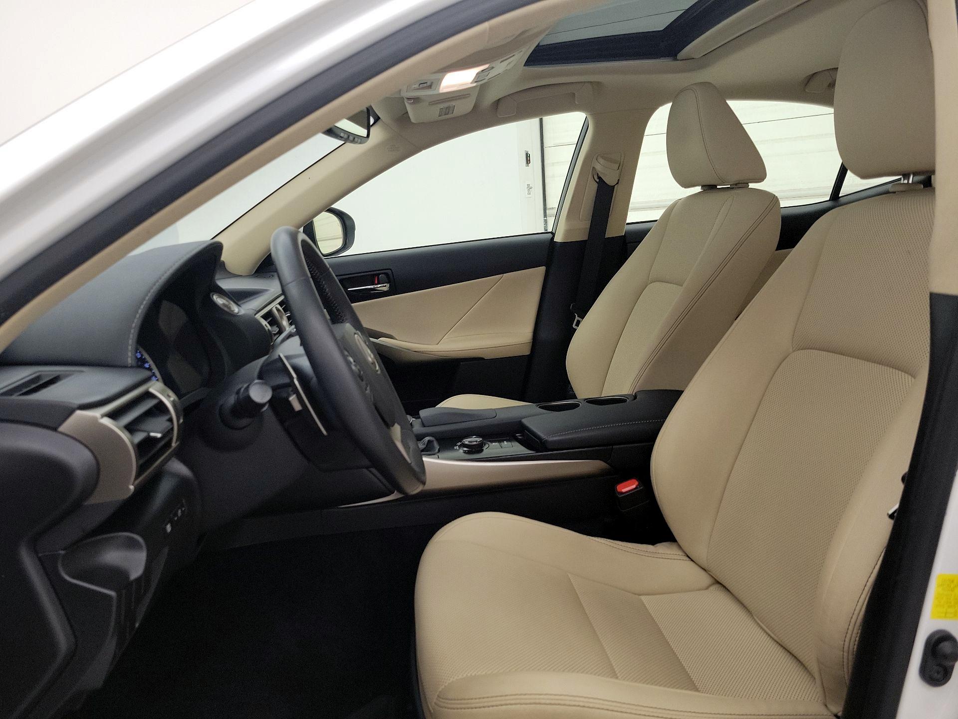Thumbnail: 2014 Lexus IS - 11