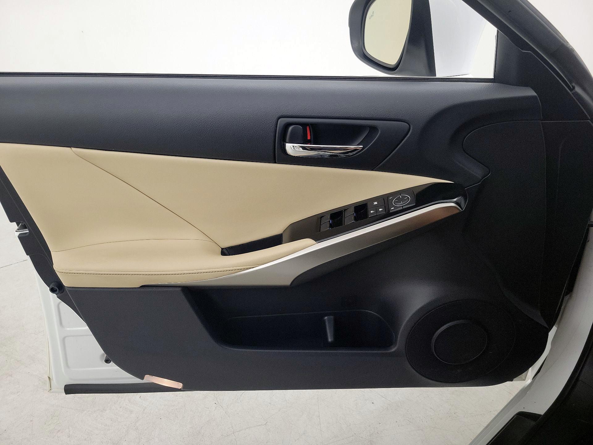 Thumbnail: 2014 Lexus IS - 12