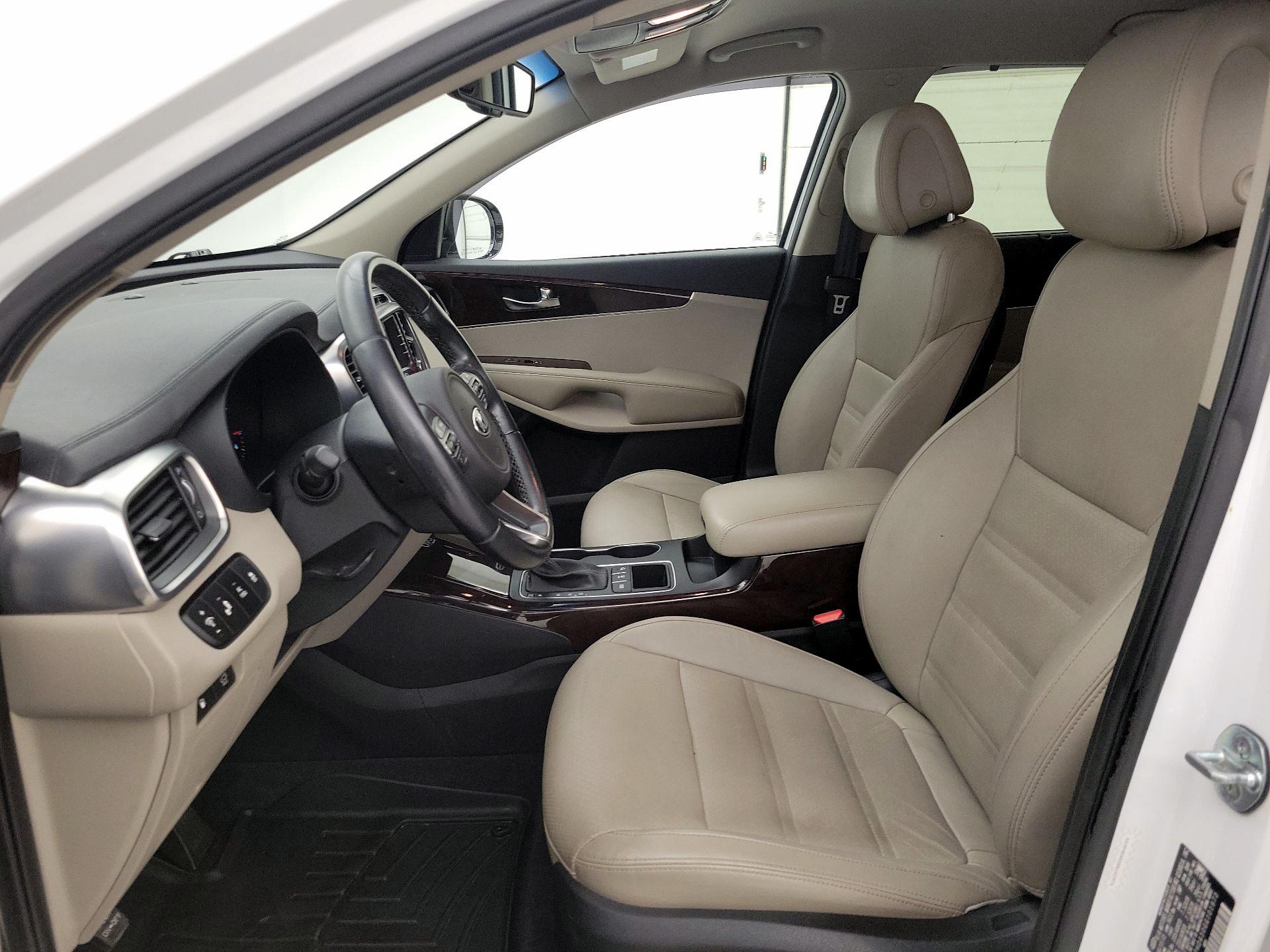 Thumbnail: 2016 Kia Sorento - 11