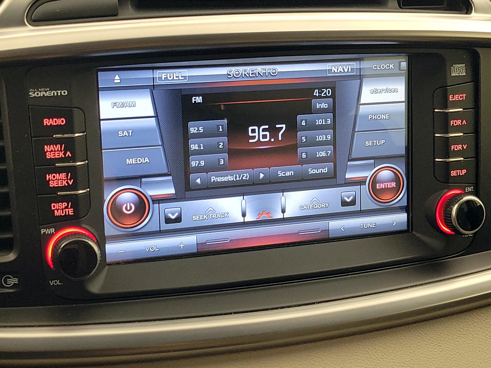 Thumbnail: 2016 Kia Sorento - 16