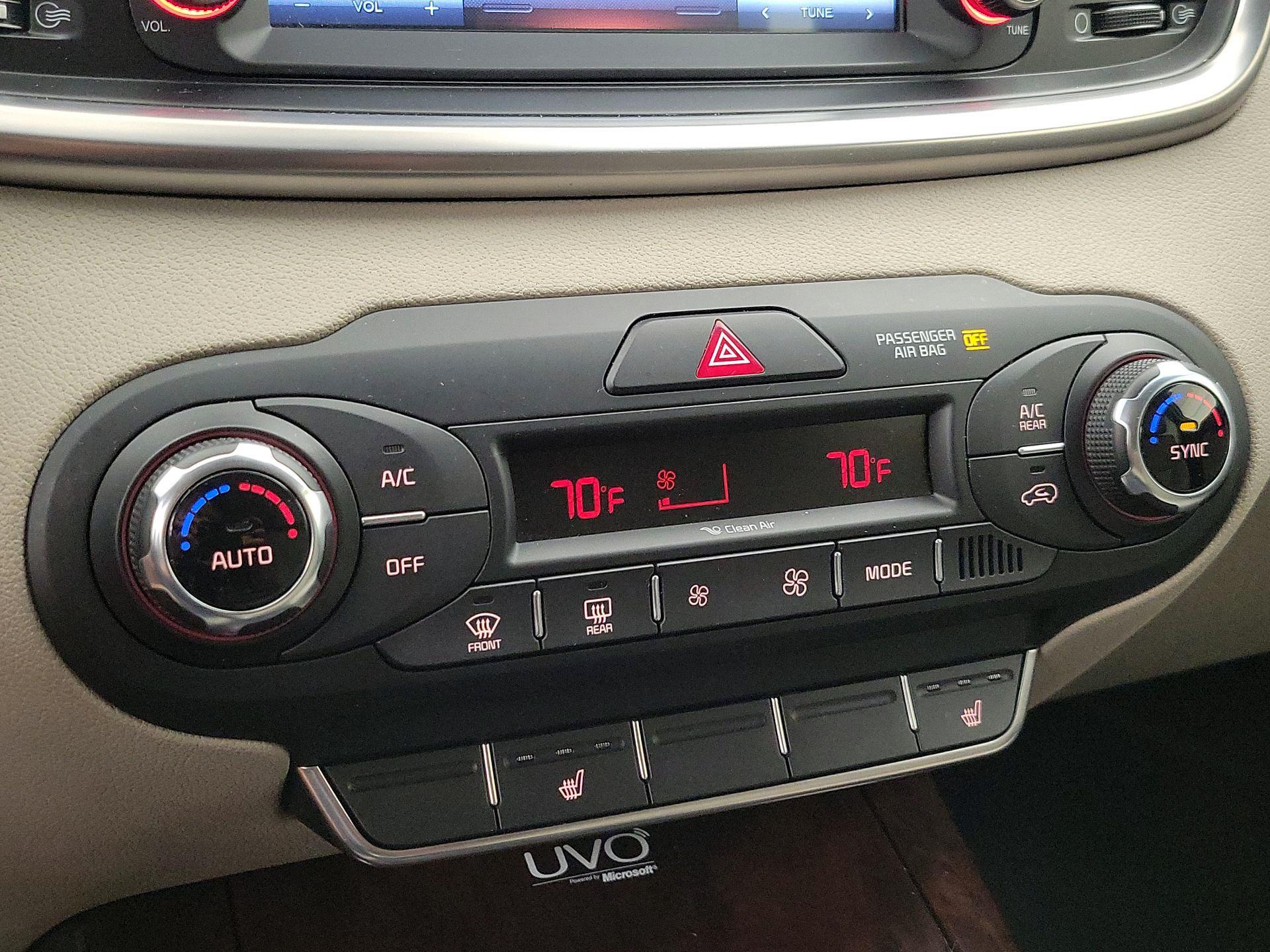 Thumbnail: 2016 Kia Sorento - 17